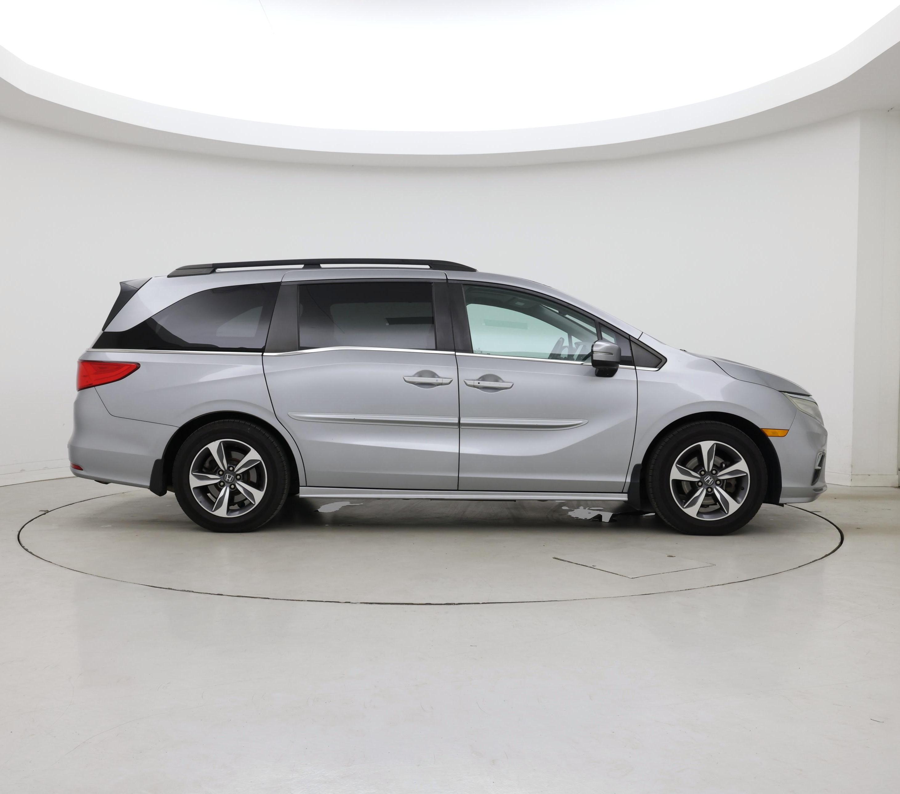 Thumbnail: 2018 Honda Odyssey - 7