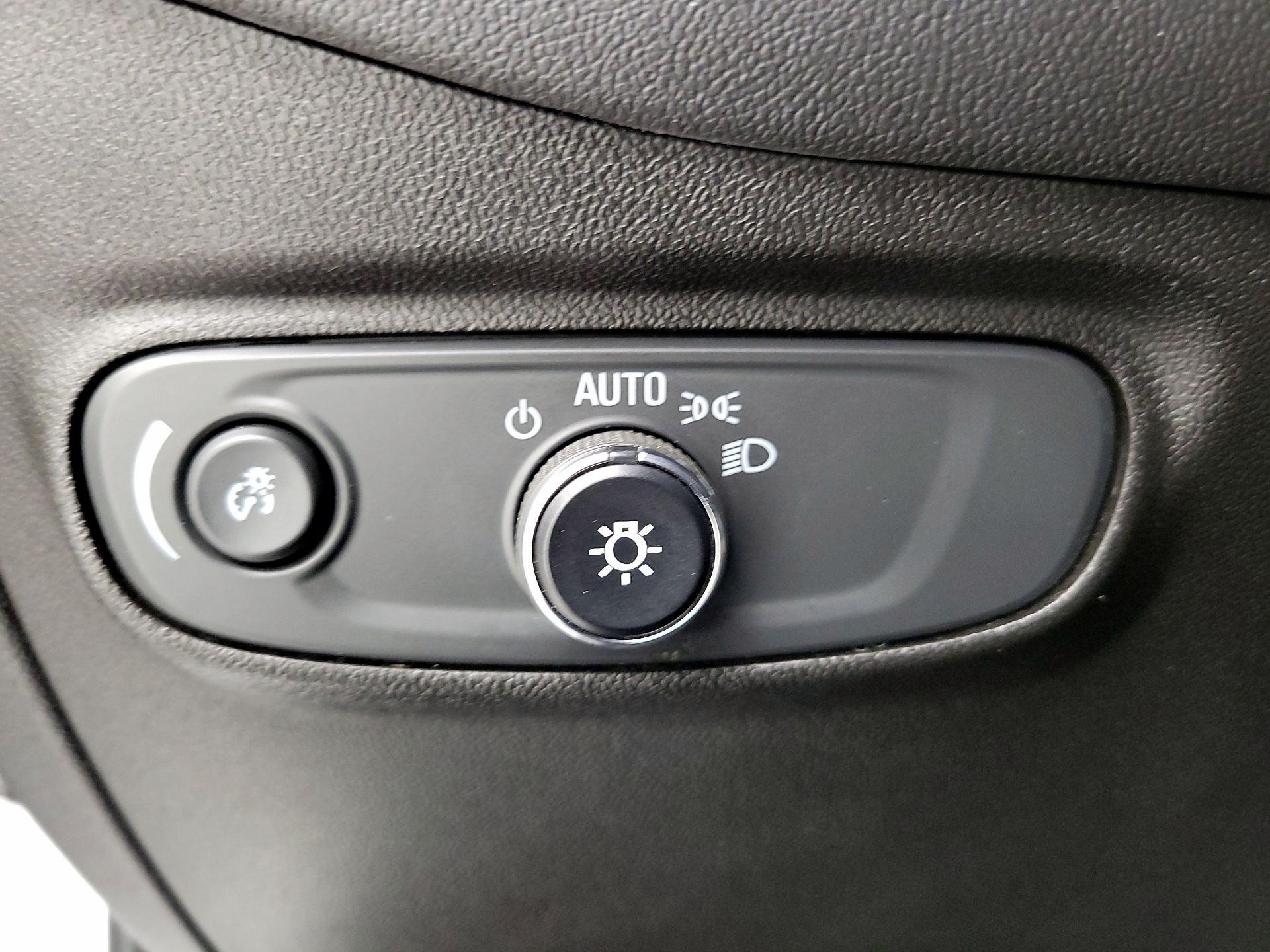 Thumbnail: 2020 Chevrolet Equinox - 13
