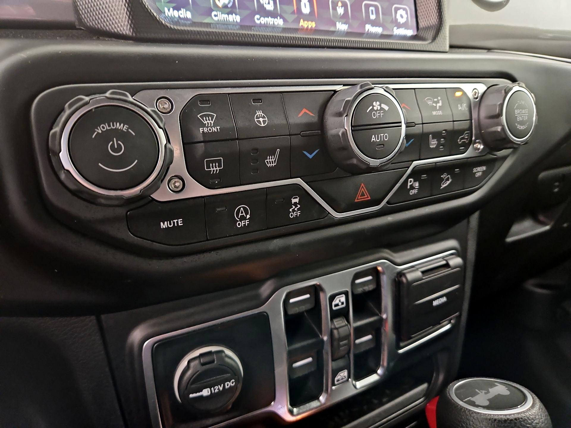 Thumbnail: 2020 Jeep Wrangler - 17