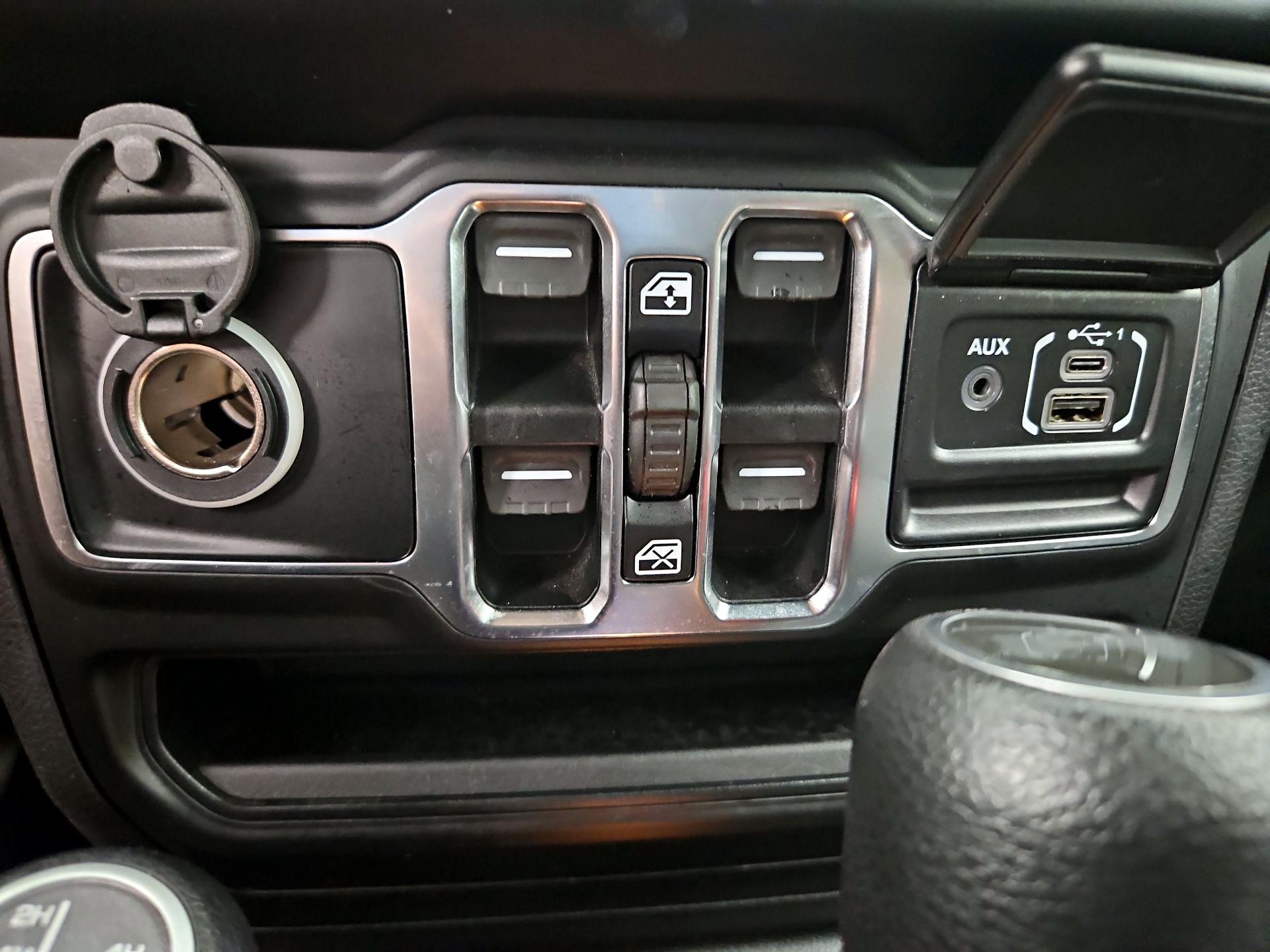 Thumbnail: 2020 Jeep Wrangler - 19