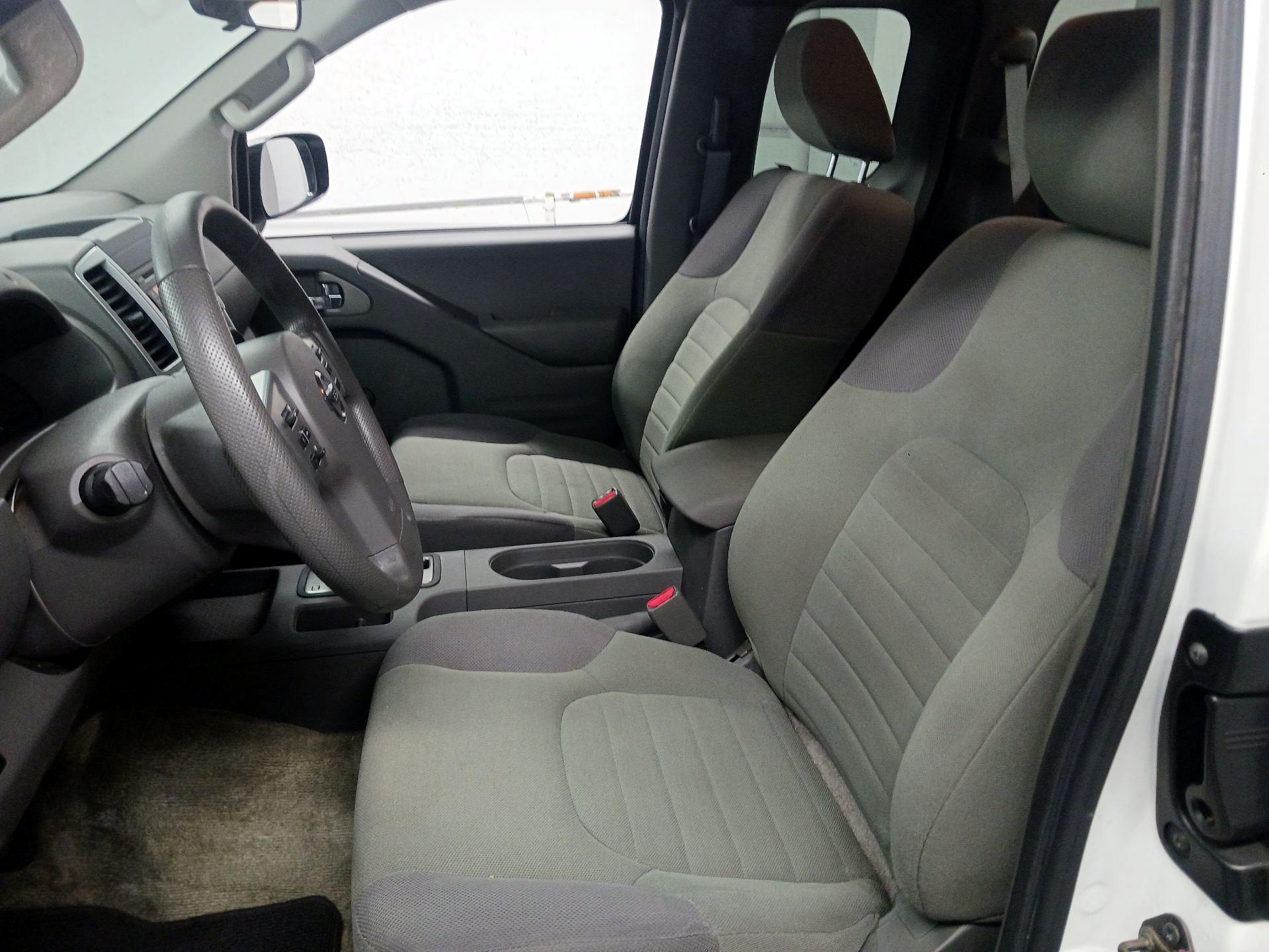 Thumbnail: 2015 Nissan Frontier - 9