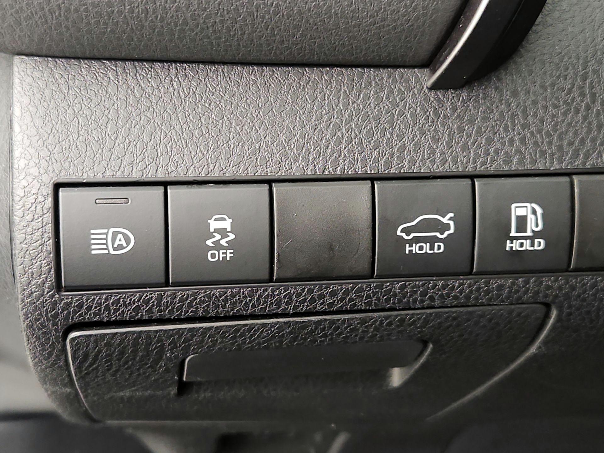 Thumbnail: 2019 Toyota Camry - 13