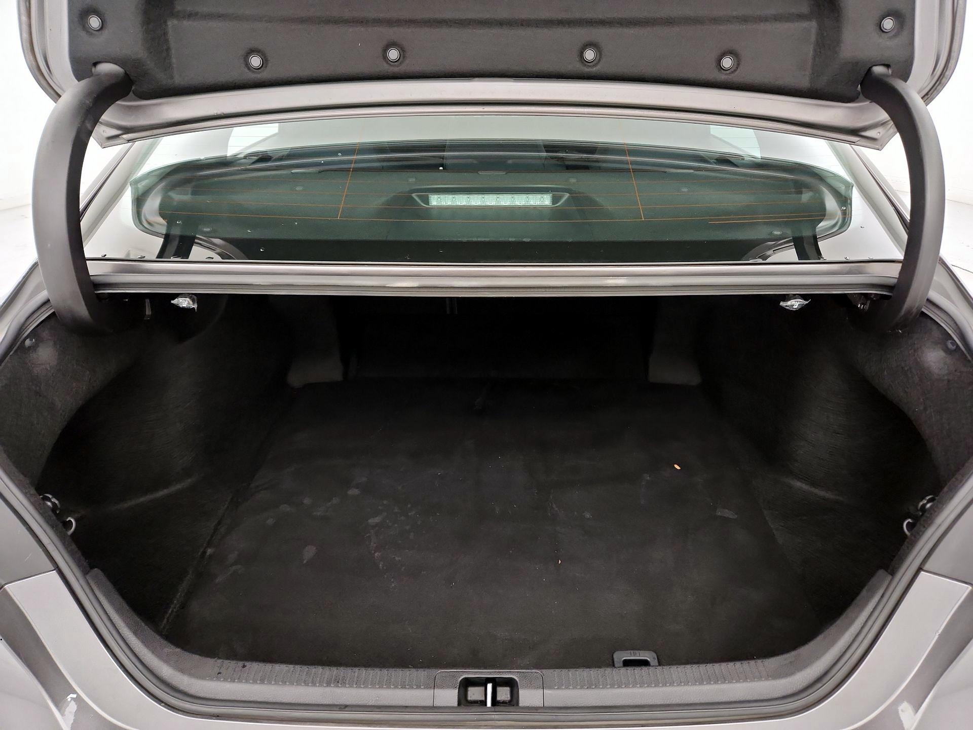 Thumbnail: 2019 Toyota Camry - 20