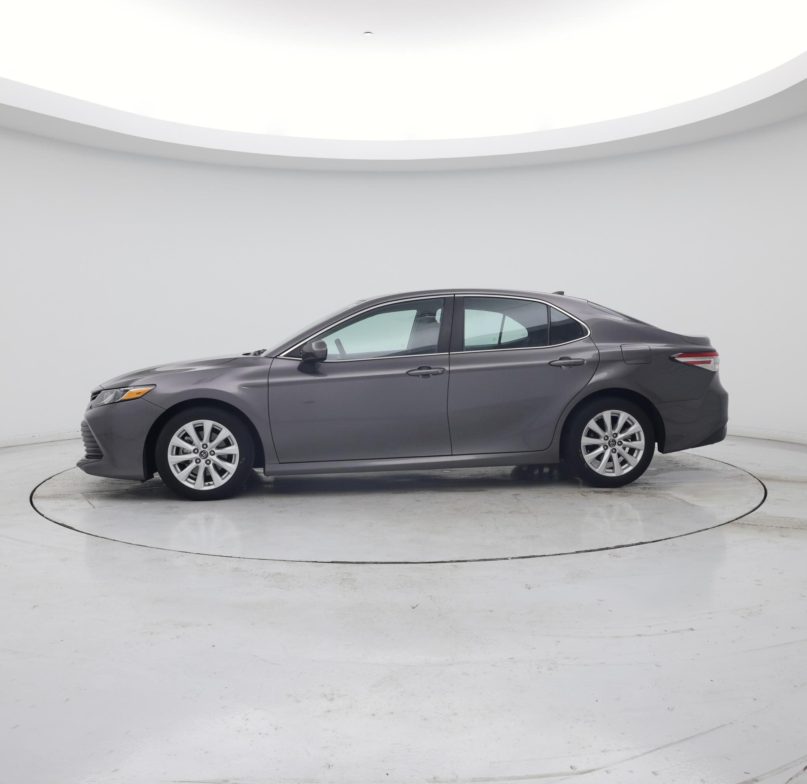 Thumbnail: 2019 Toyota Camry - 3