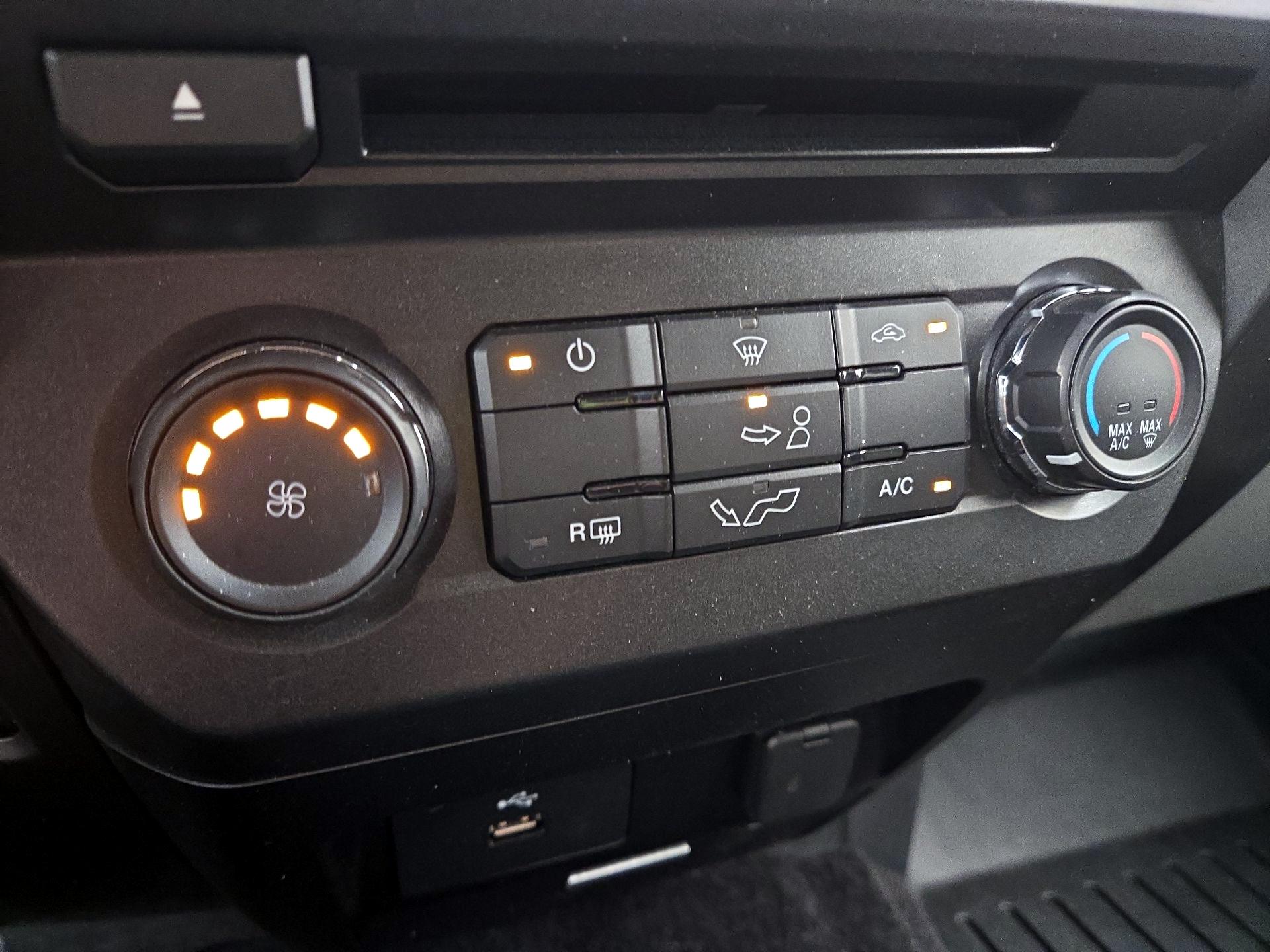Thumbnail: 2016 Ford F-150 - 16