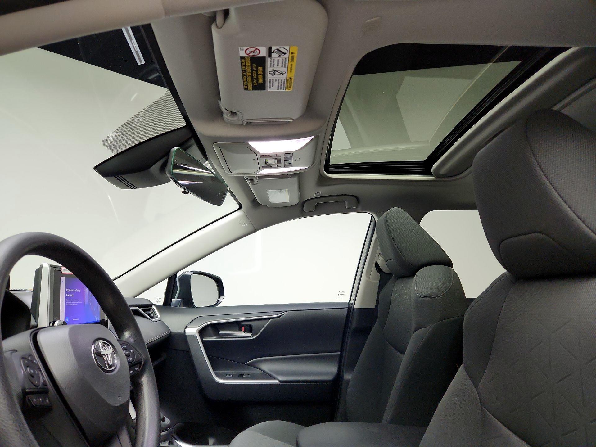 Thumbnail: 2024 Toyota RAV4 - 17