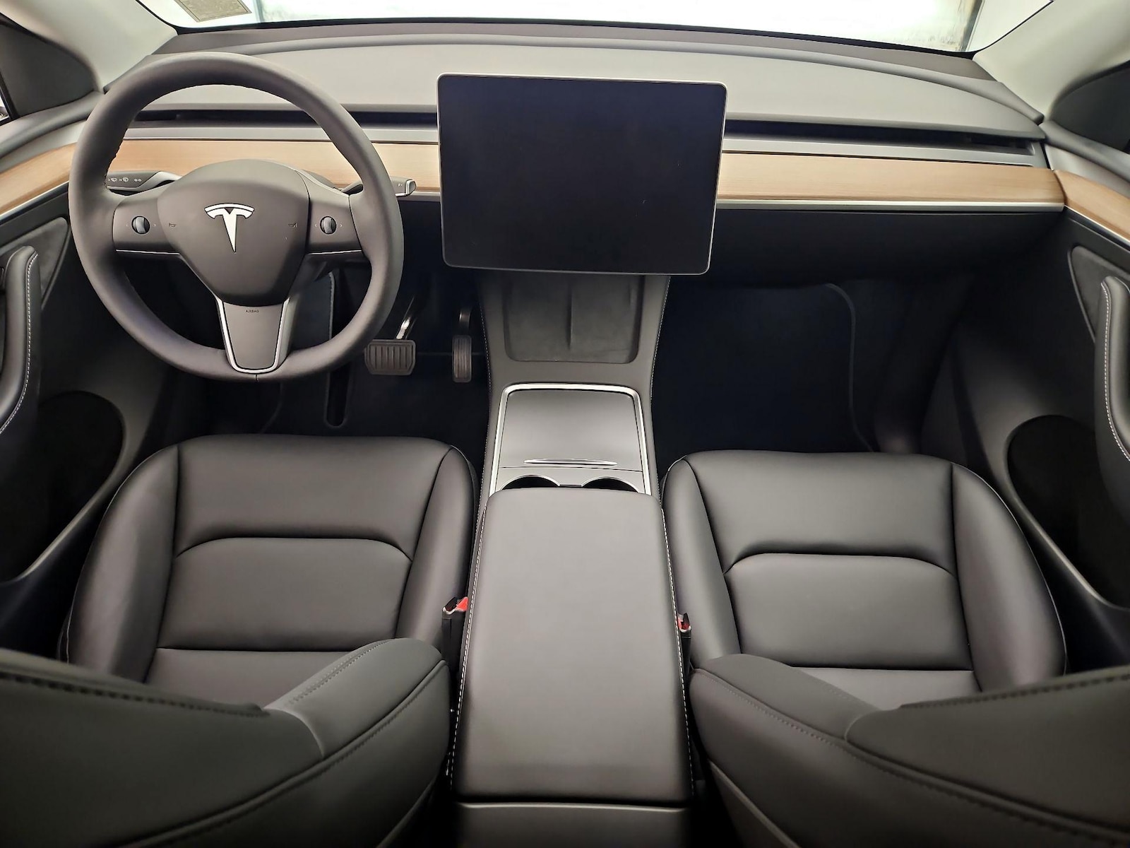 2024 Tesla Model Y Long Range - Photo 10