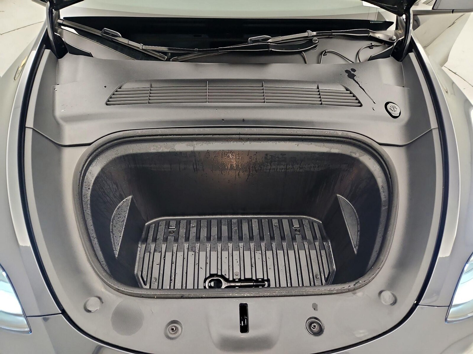 2024 Tesla Model Y Long Range - Photo 24