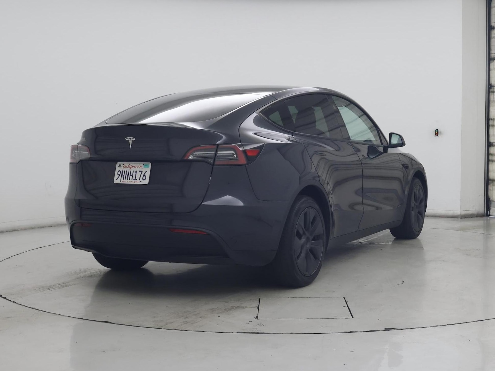 2024 Tesla Model Y Long Range - Photo 9