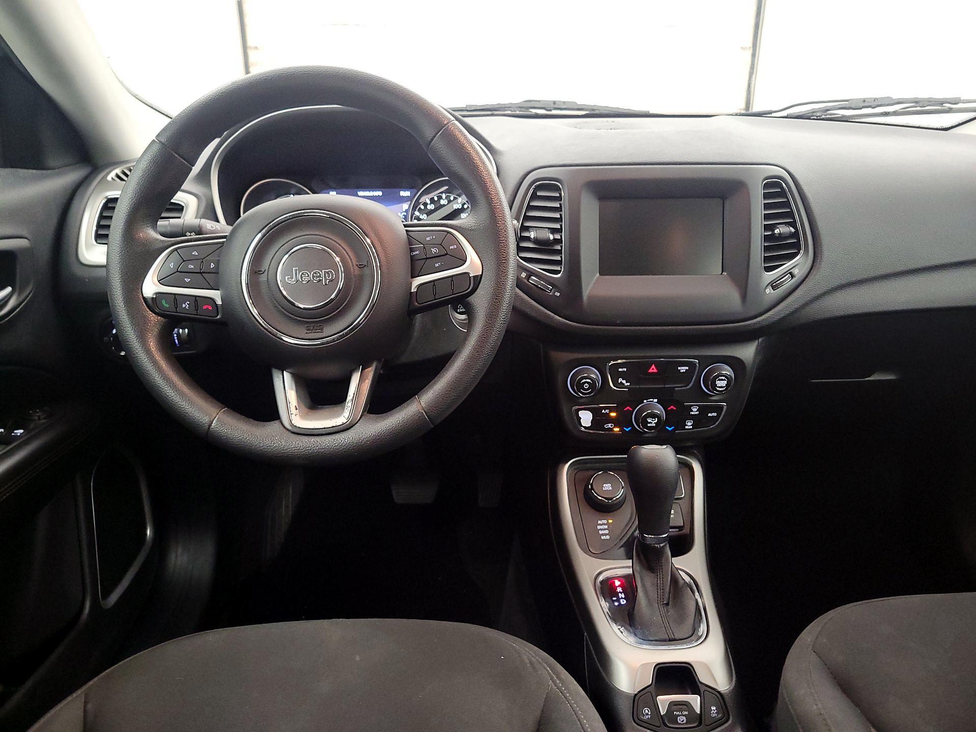 Thumbnail: 2018 Jeep Compass - 9