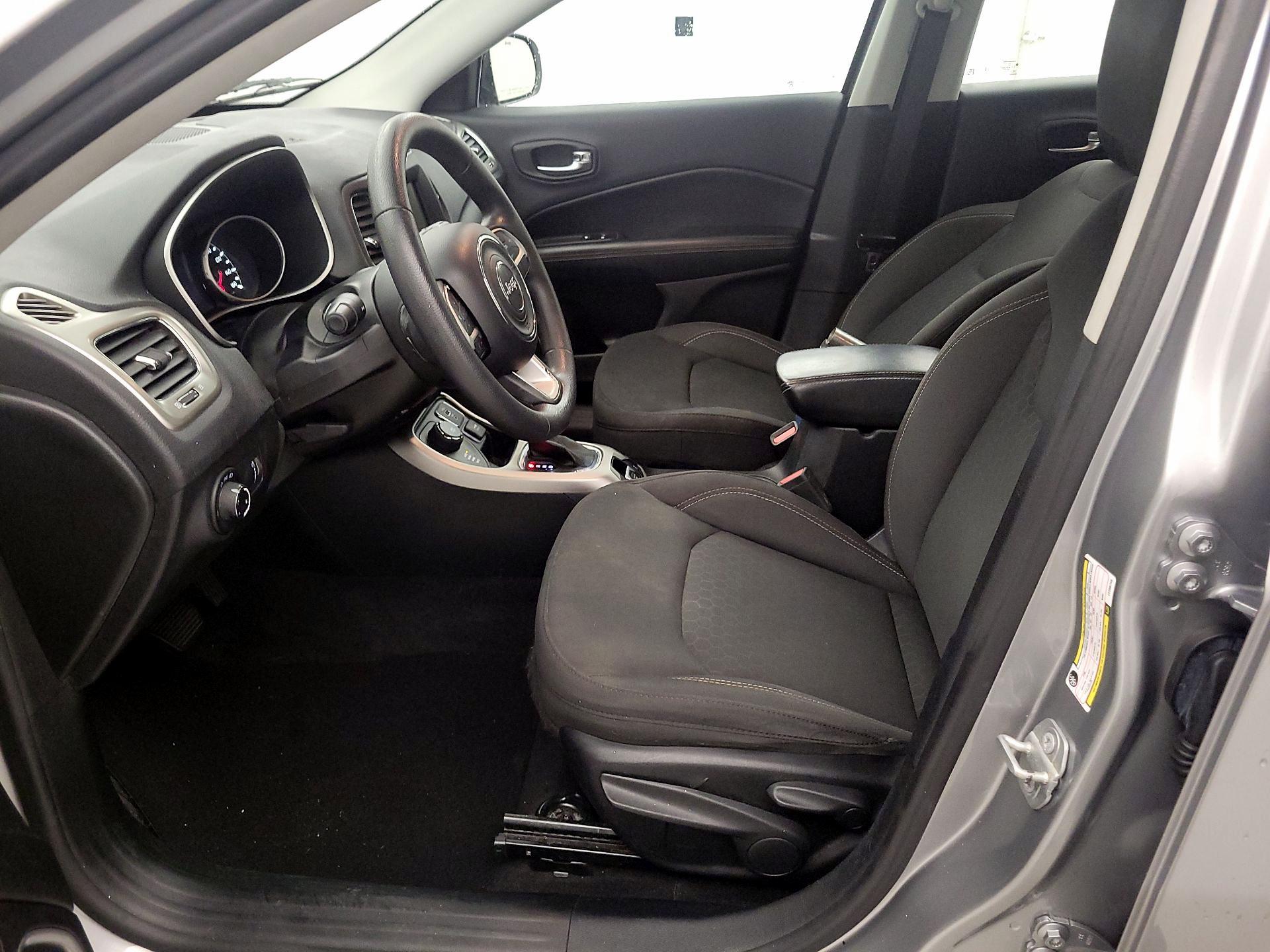 Thumbnail: 2018 Jeep Compass - 11