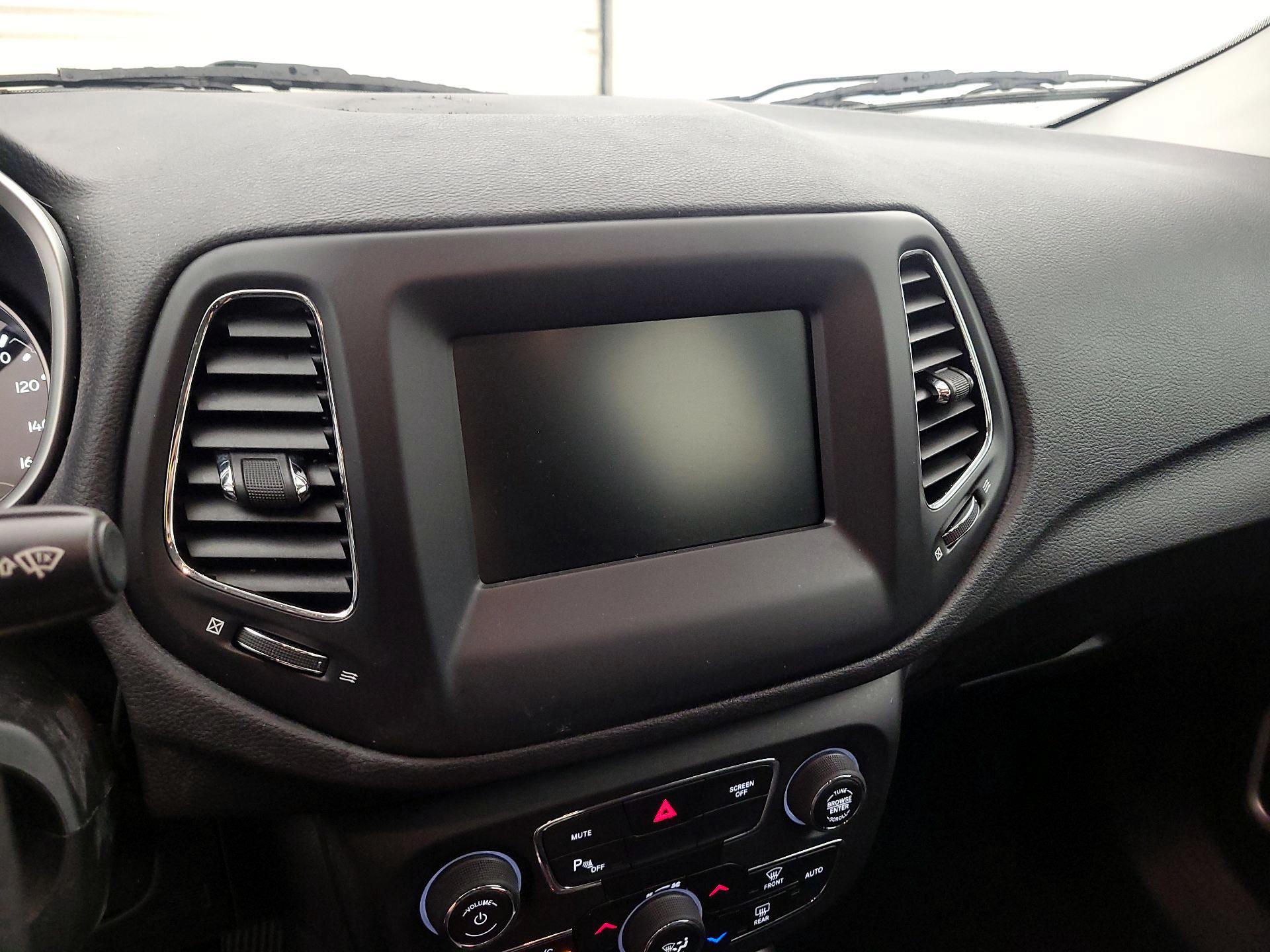 Thumbnail: 2018 Jeep Compass - 15