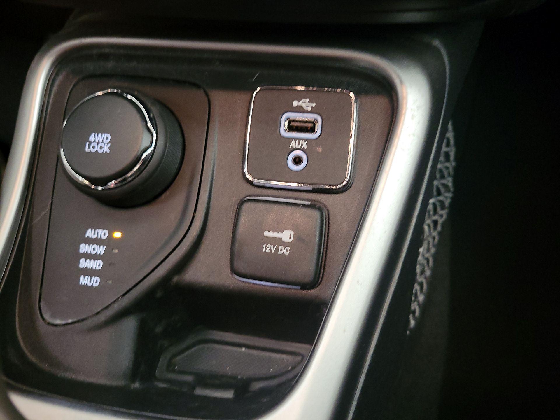 Thumbnail: 2018 Jeep Compass - 18