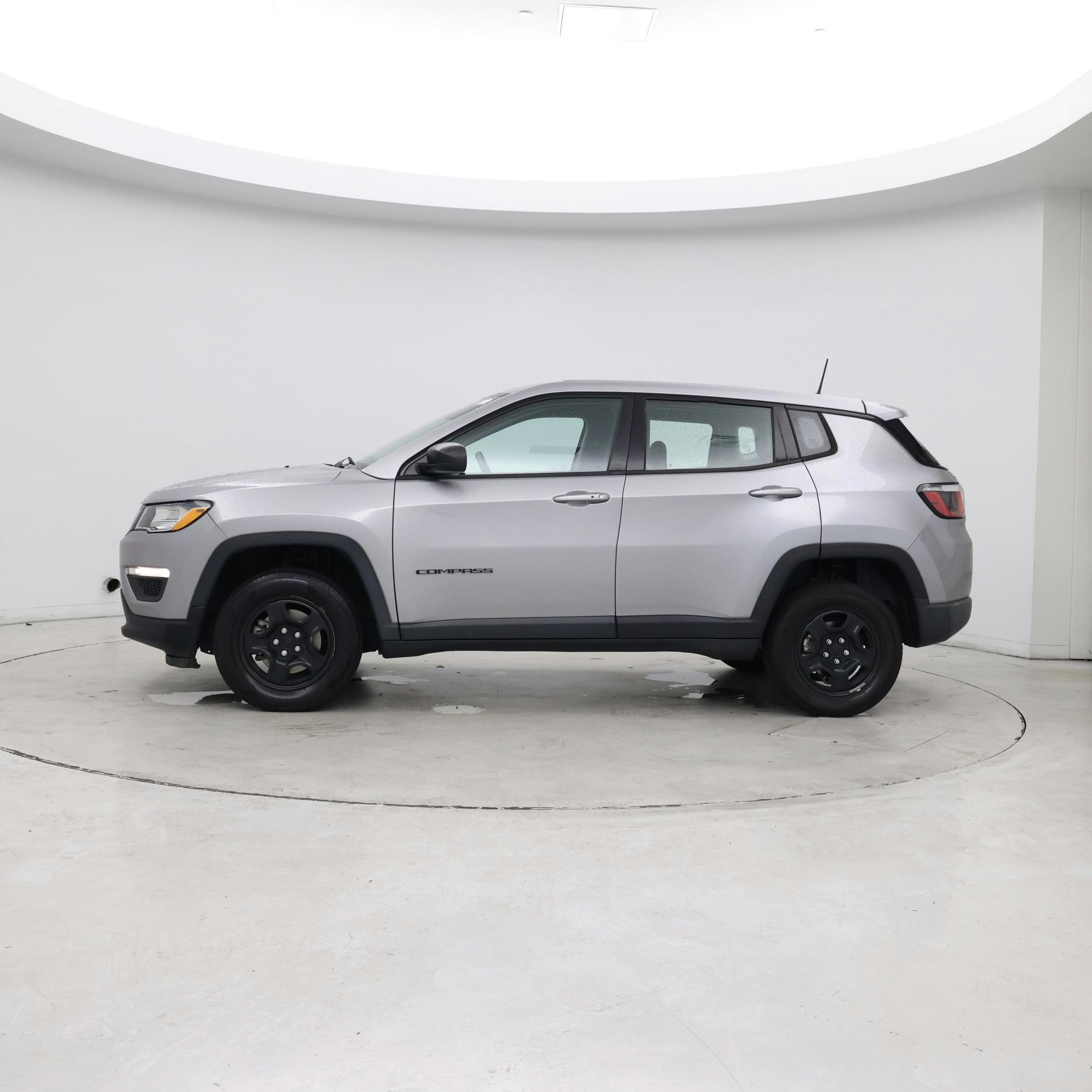 Thumbnail: 2018 Jeep Compass - 3