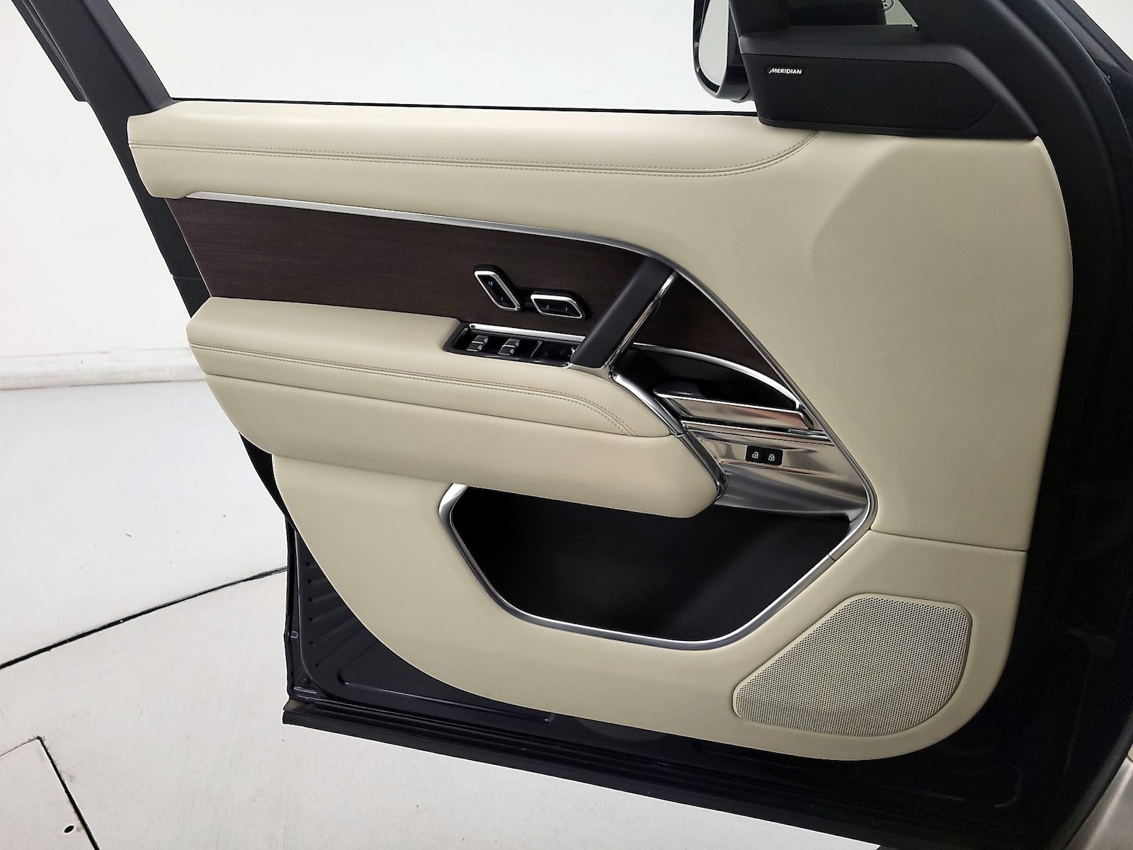 2023 Land Rover Range Rover SE - Photo 13