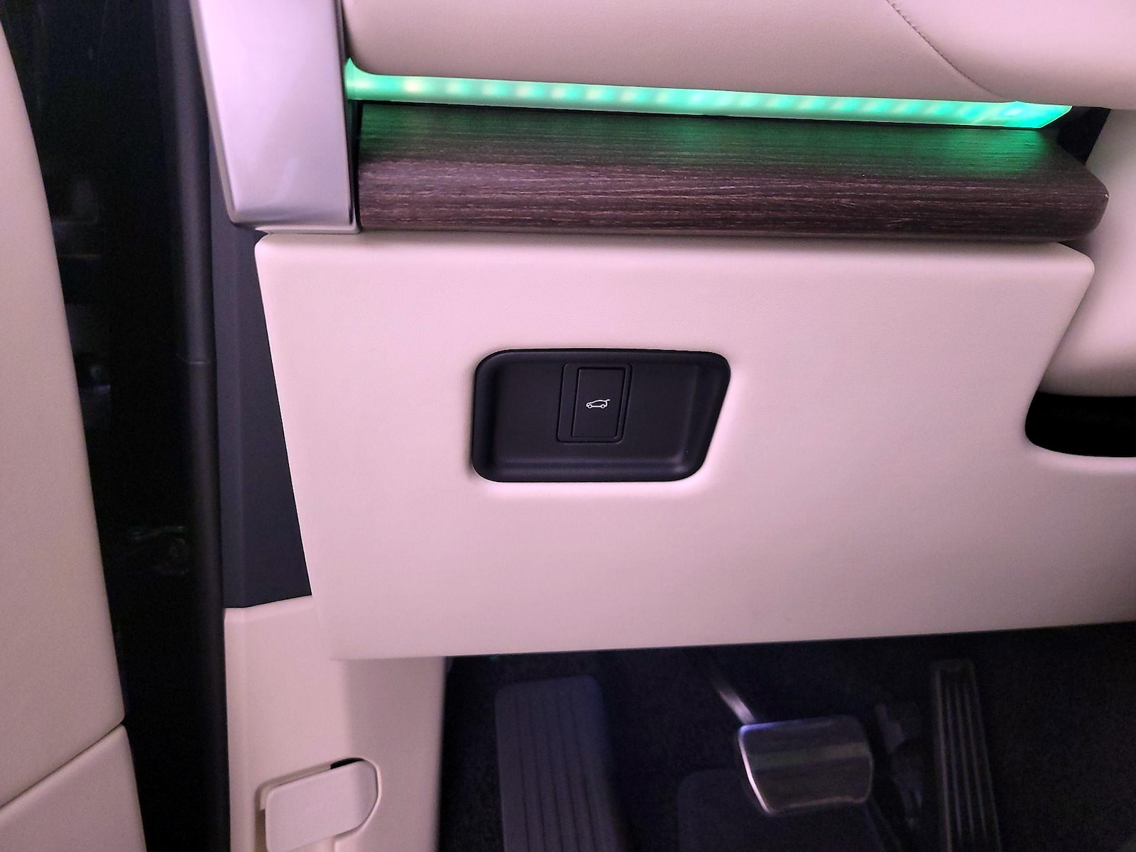 2023 Land Rover Range Rover SE - Photo 14