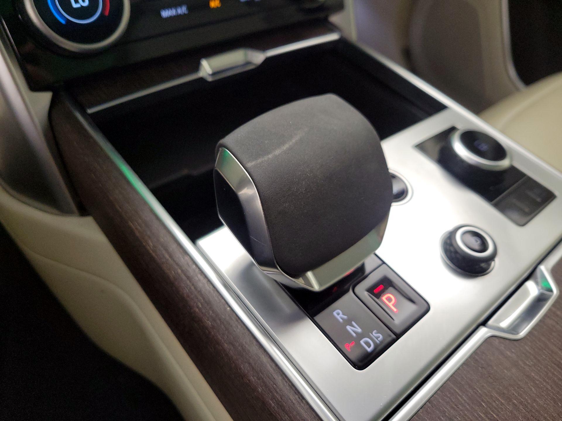 Thumbnail: 2023 Land Rover Range Rover - 18