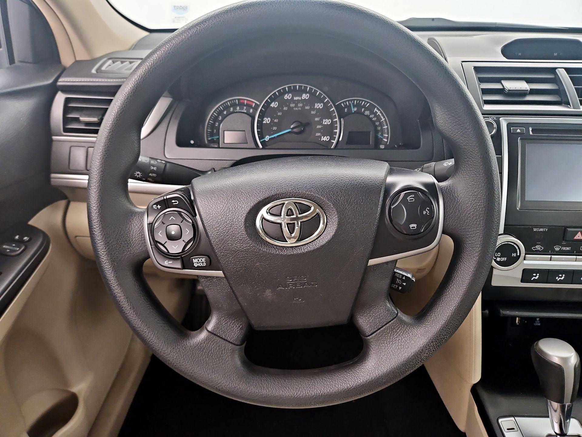 Thumbnail: 2014 Toyota Camry - 10