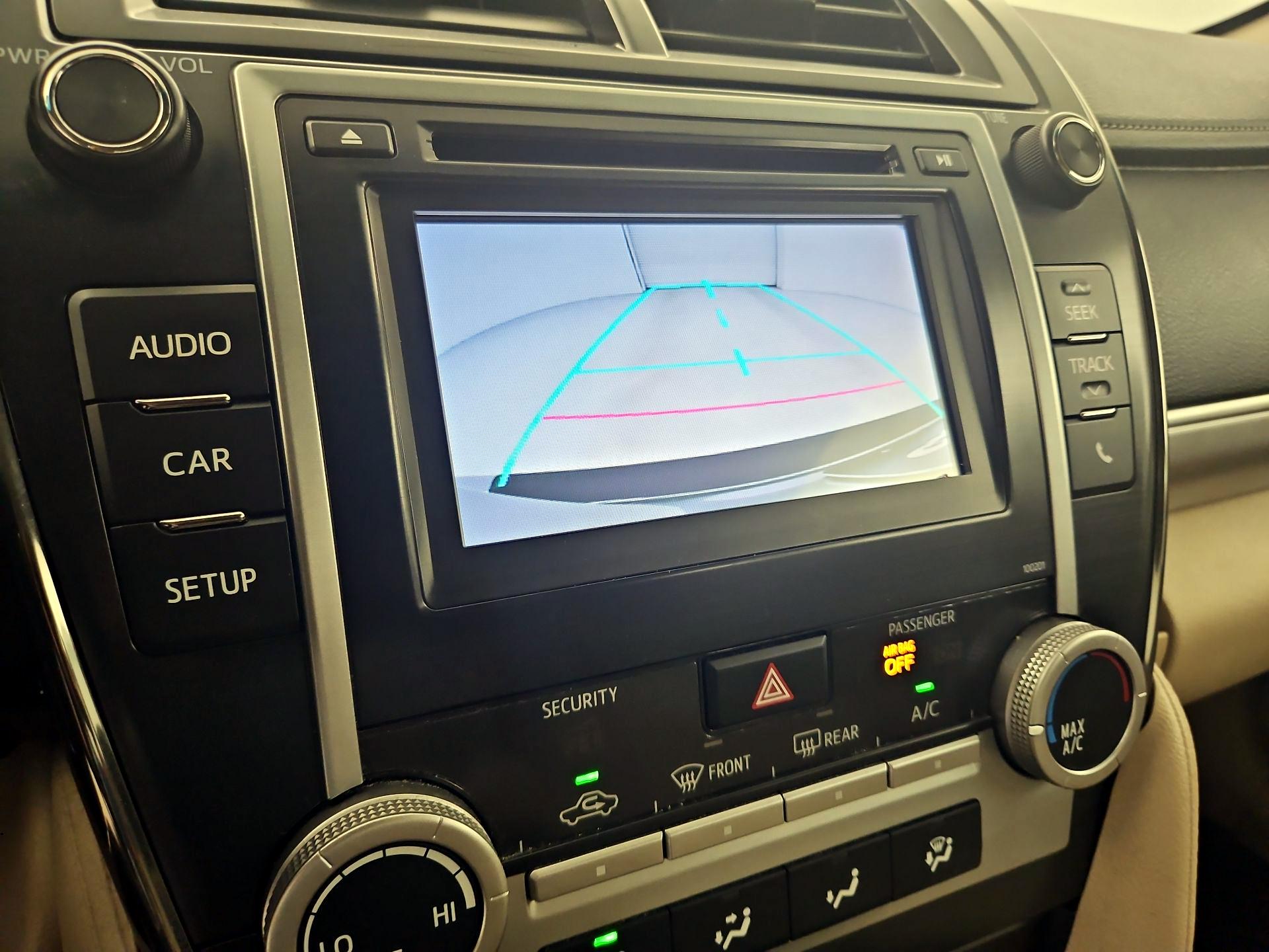 Thumbnail: 2014 Toyota Camry - 14
