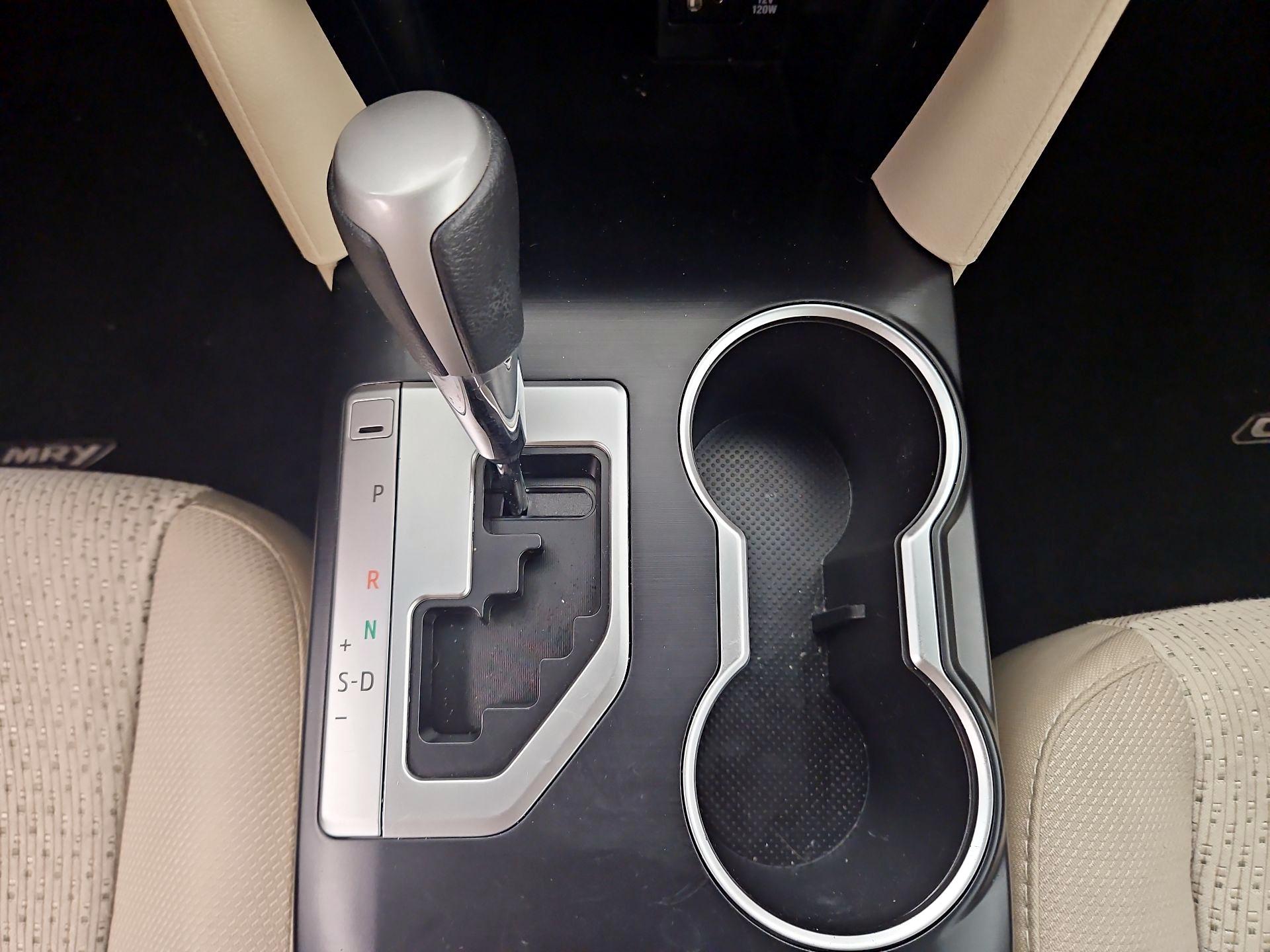 Thumbnail: 2014 Toyota Camry - 17