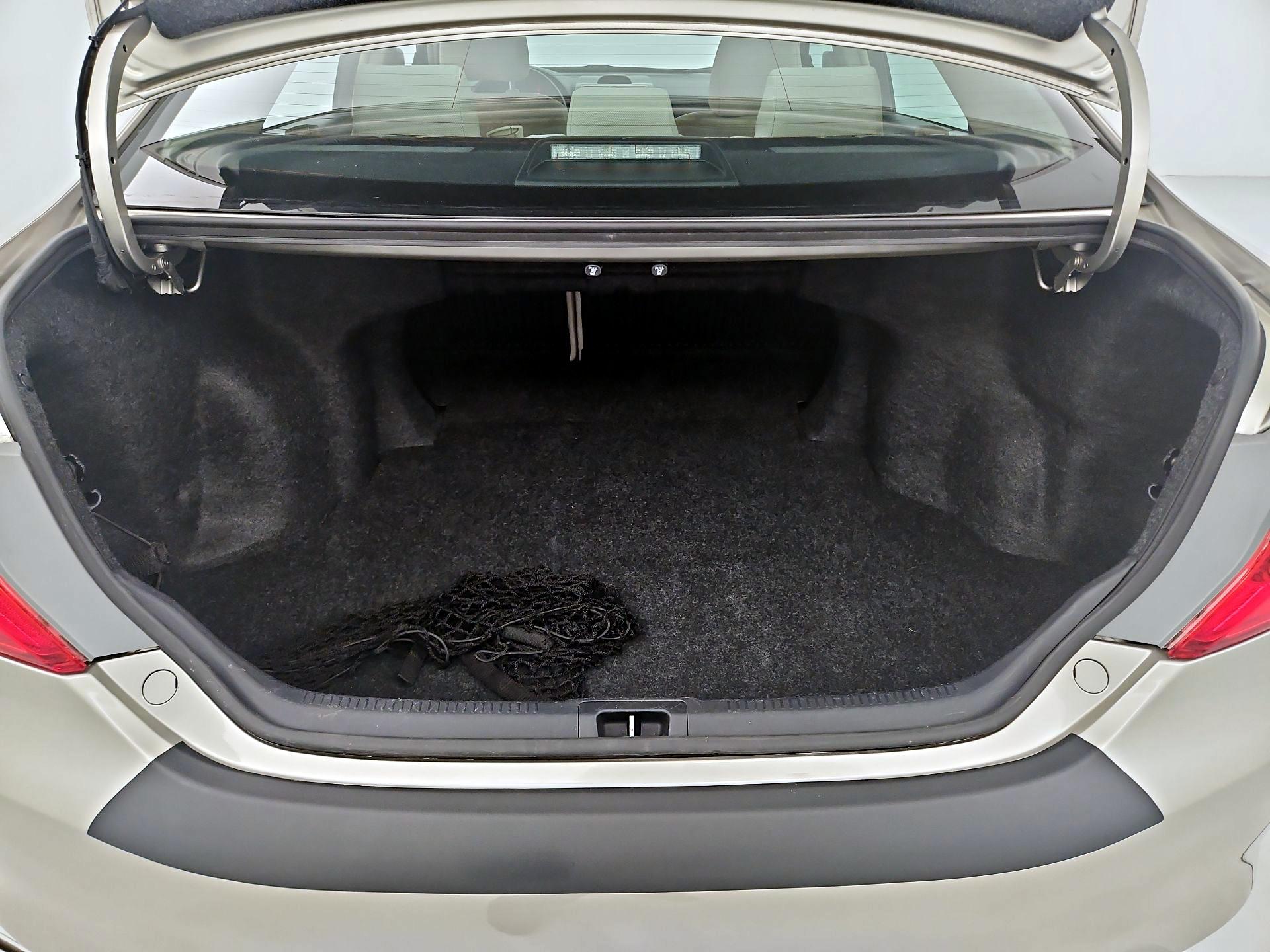 Thumbnail: 2014 Toyota Camry - 20