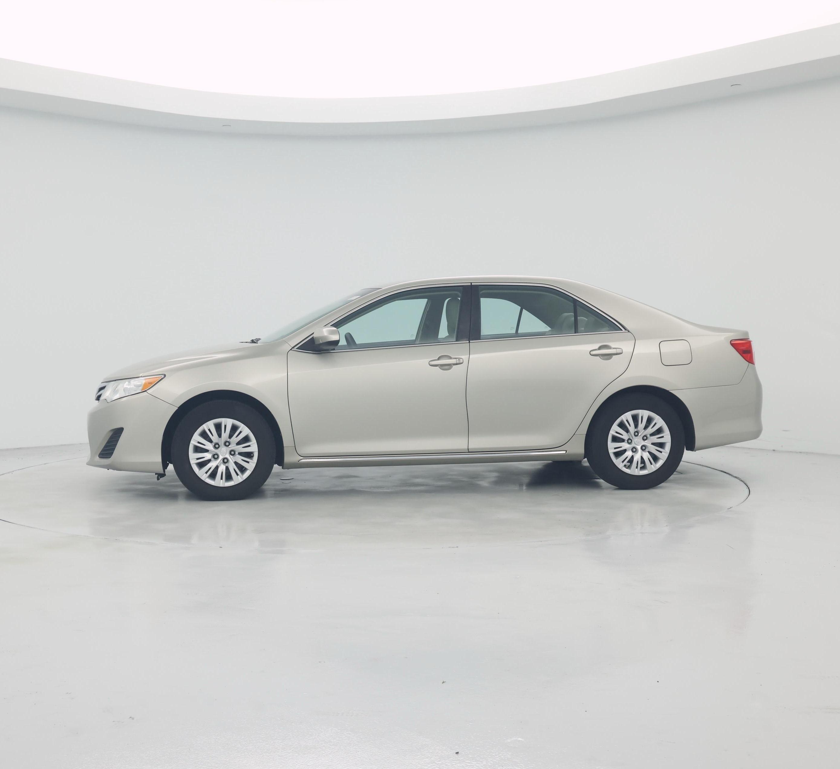 Thumbnail: 2014 Toyota Camry - 3
