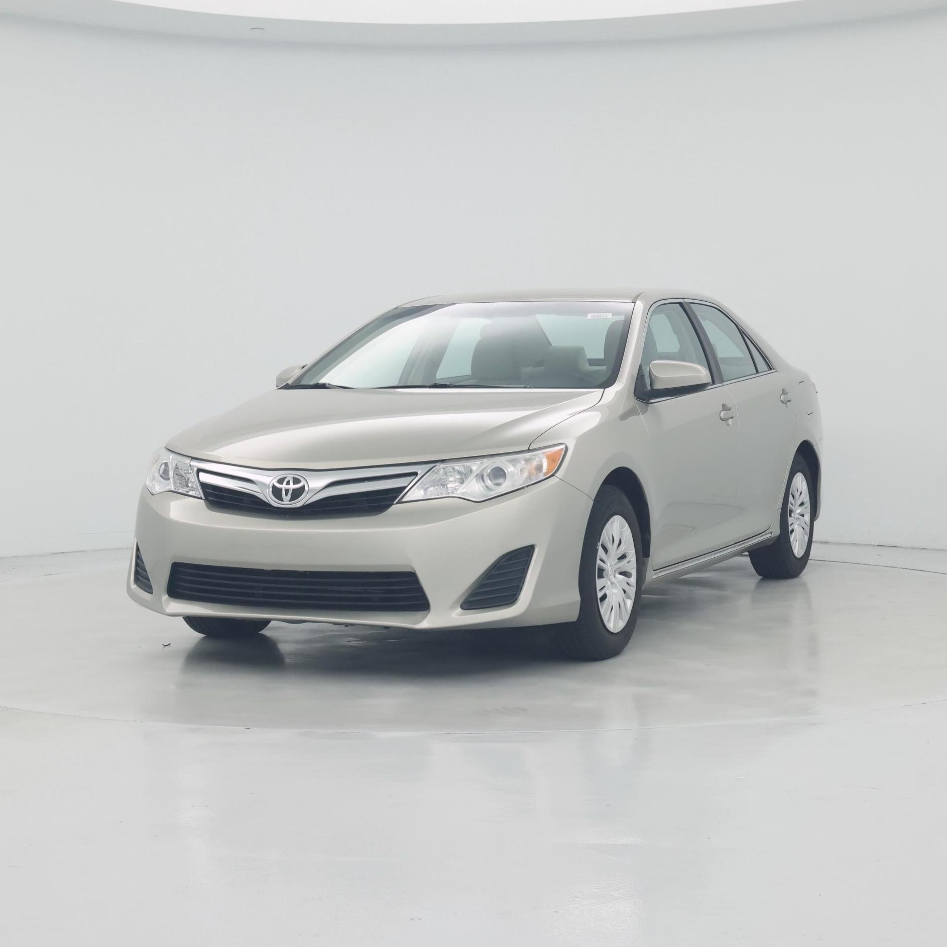 Thumbnail: 2014 Toyota Camry - 4