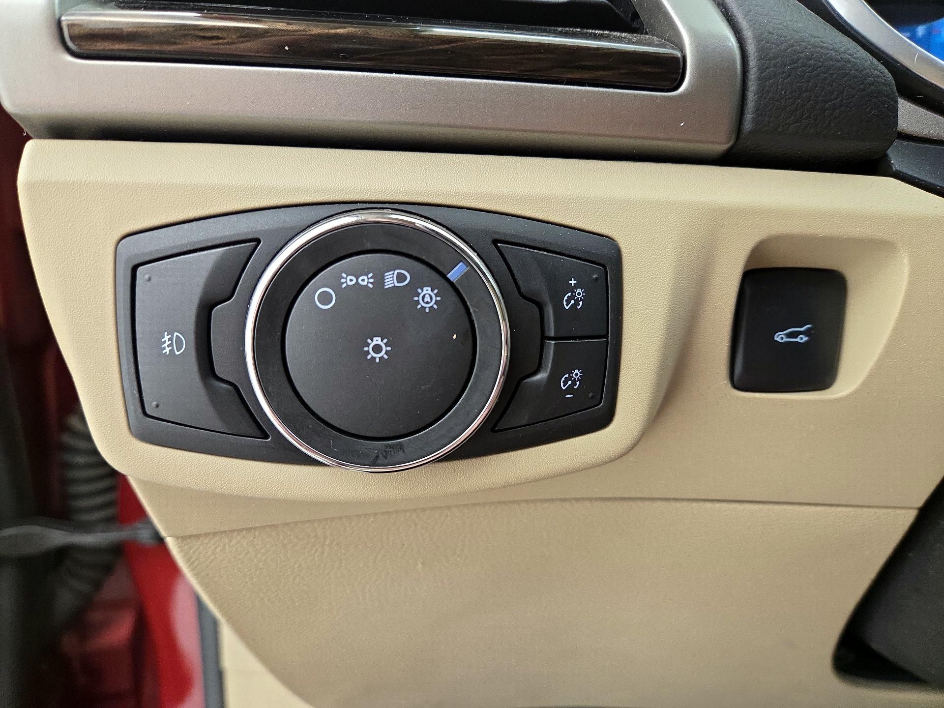 Thumbnail: 2016 Ford Fusion - 13