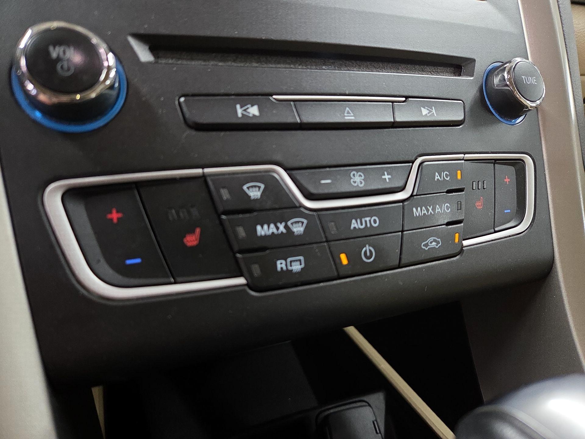 Thumbnail: 2016 Ford Fusion - 16