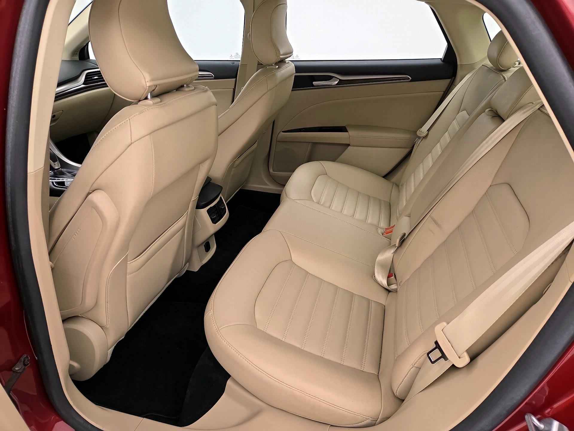 Thumbnail: 2016 Ford Fusion - 19
