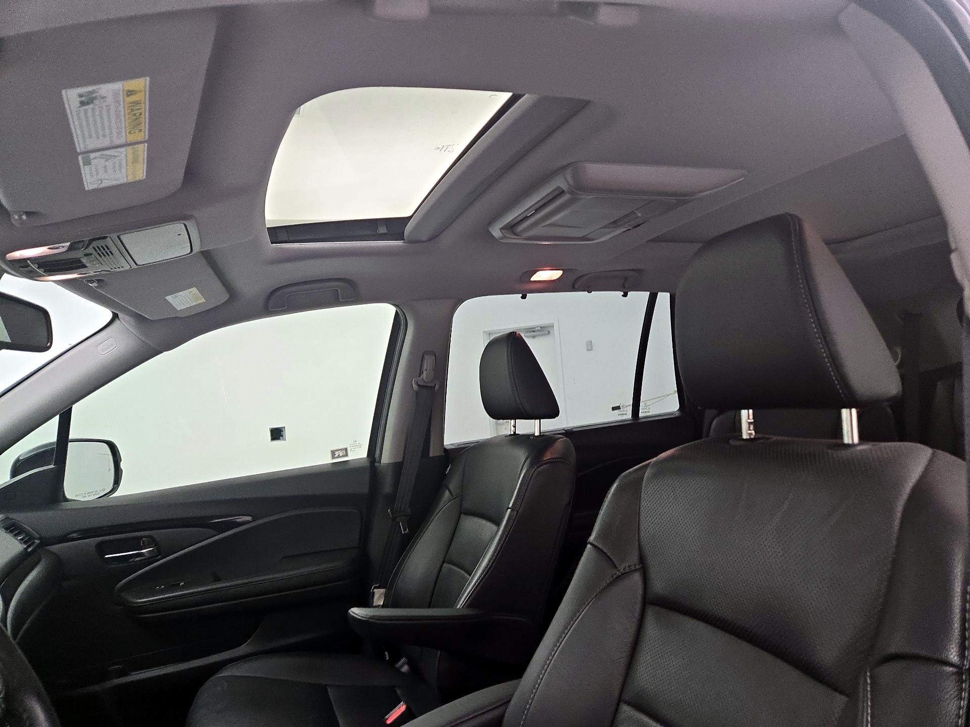 Thumbnail: 2017 Honda Pilot - 20