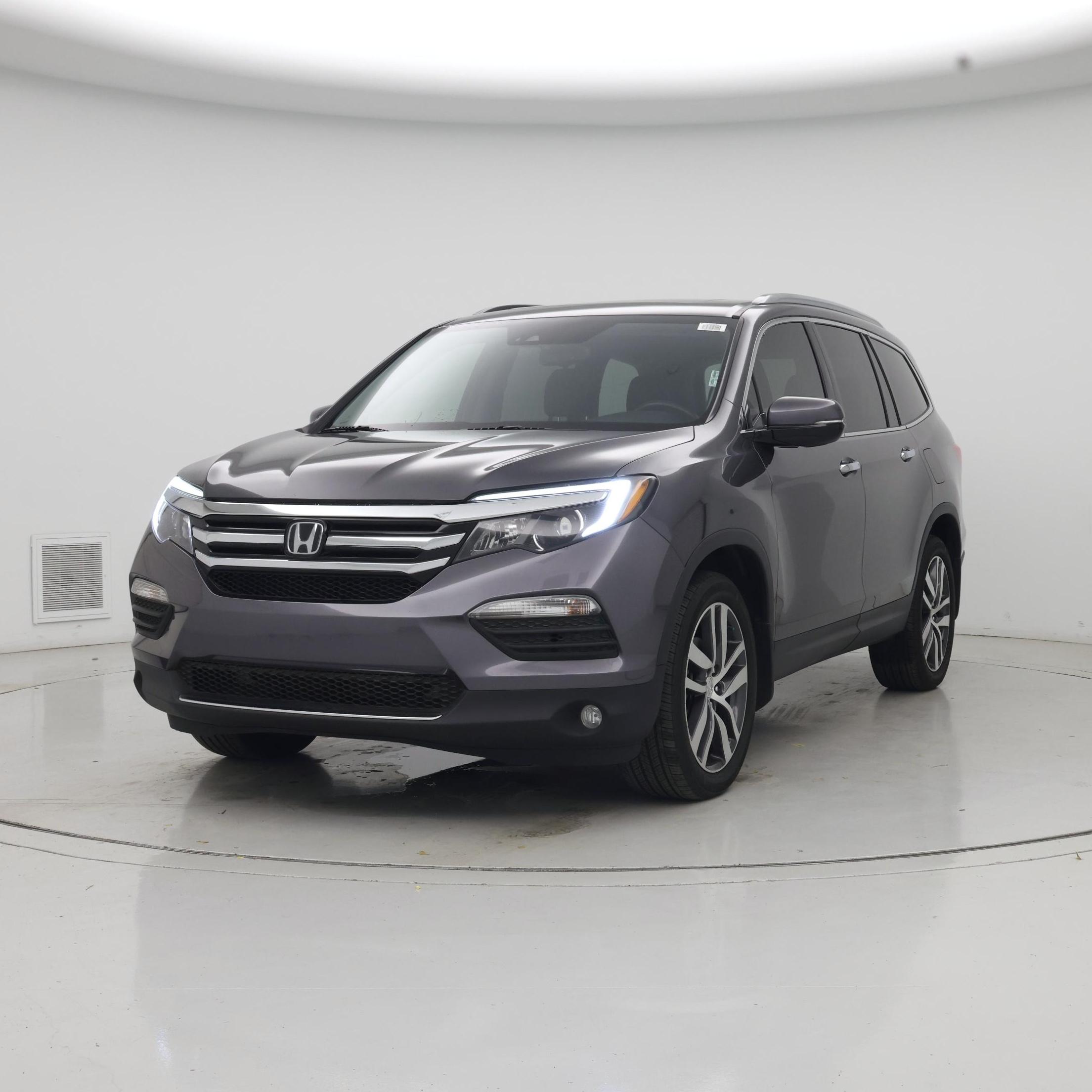 Thumbnail: 2017 Honda Pilot - 4