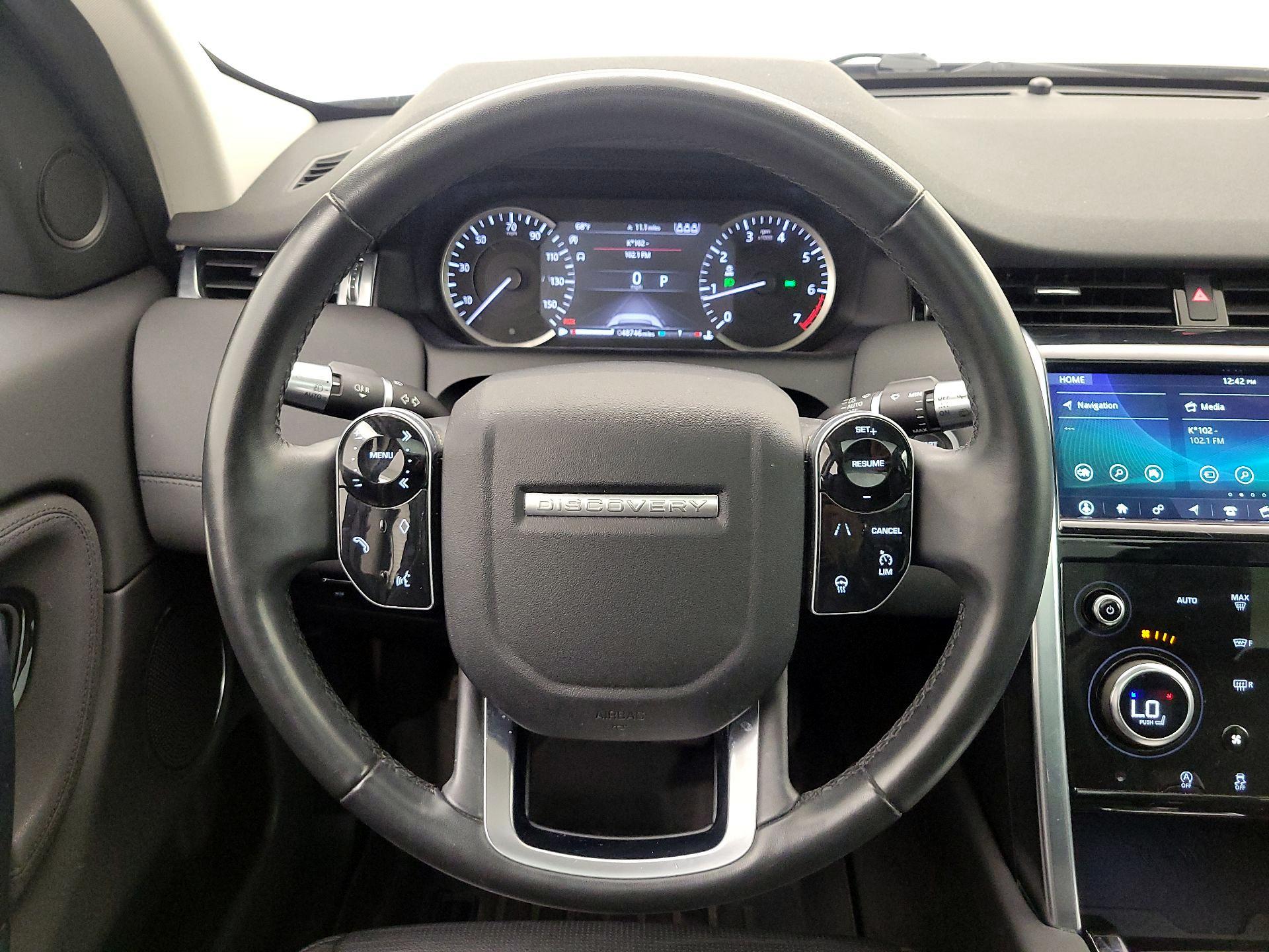 Thumbnail: 2020 Land Rover Discovery Sport - 10