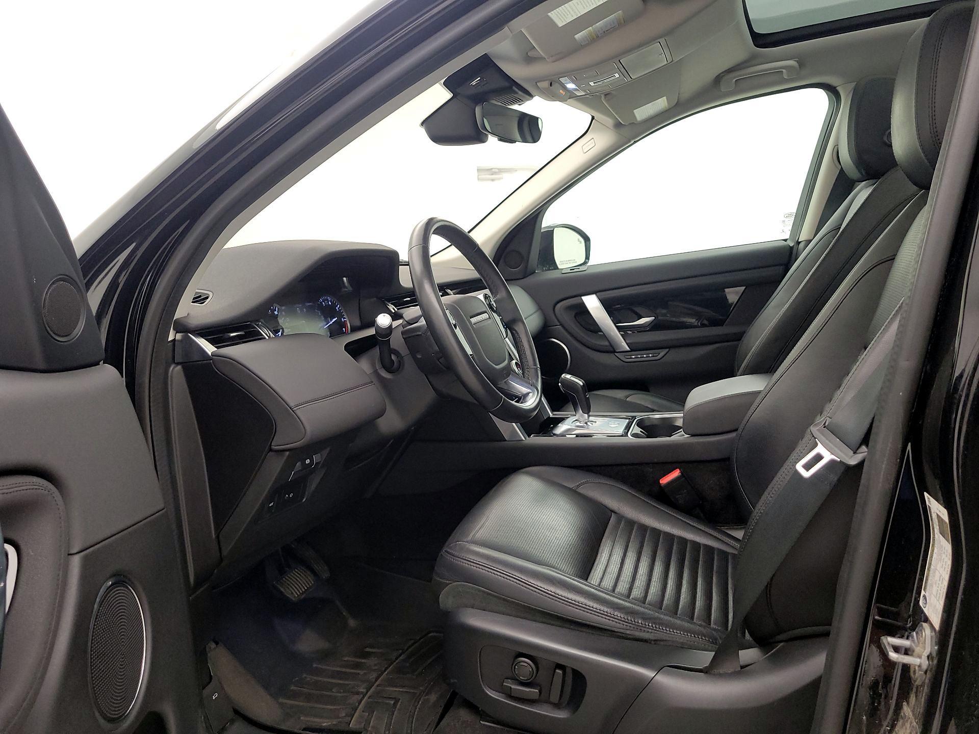 Thumbnail: 2020 Land Rover Discovery Sport - 11