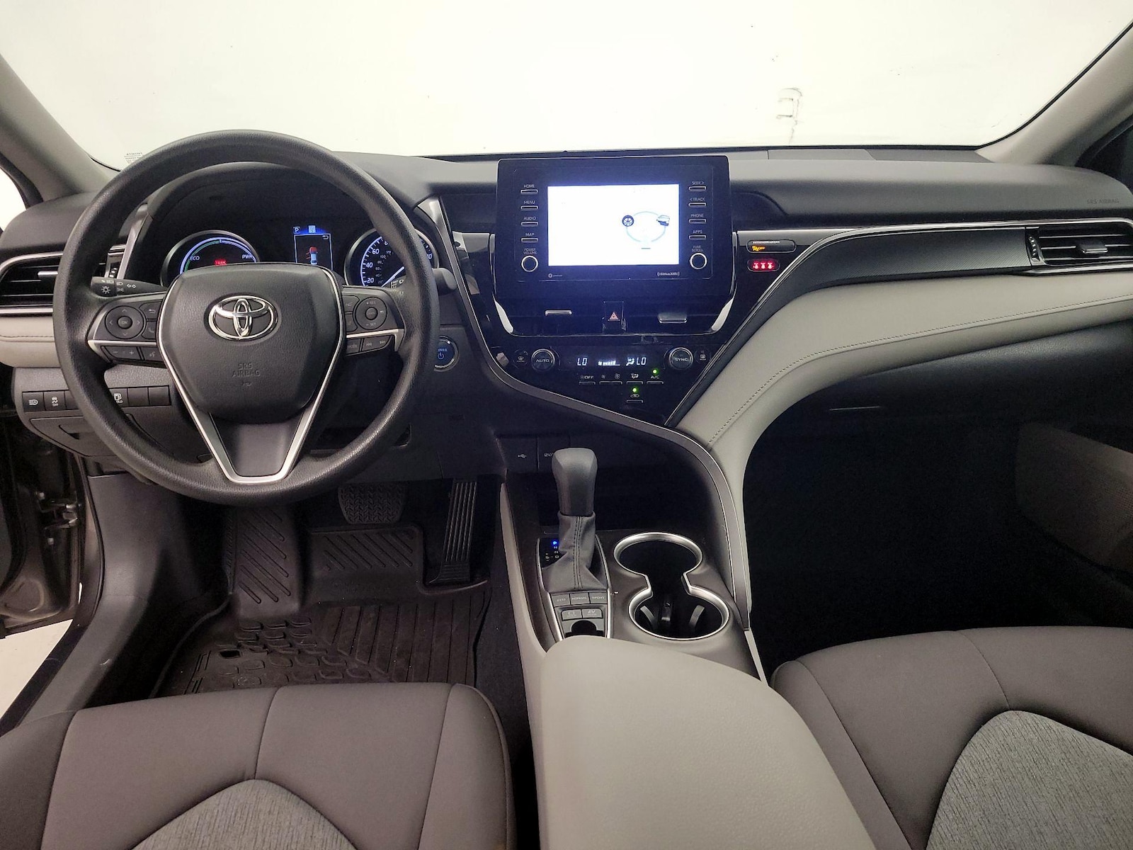 2024 Toyota Camry LE - Photo 10
