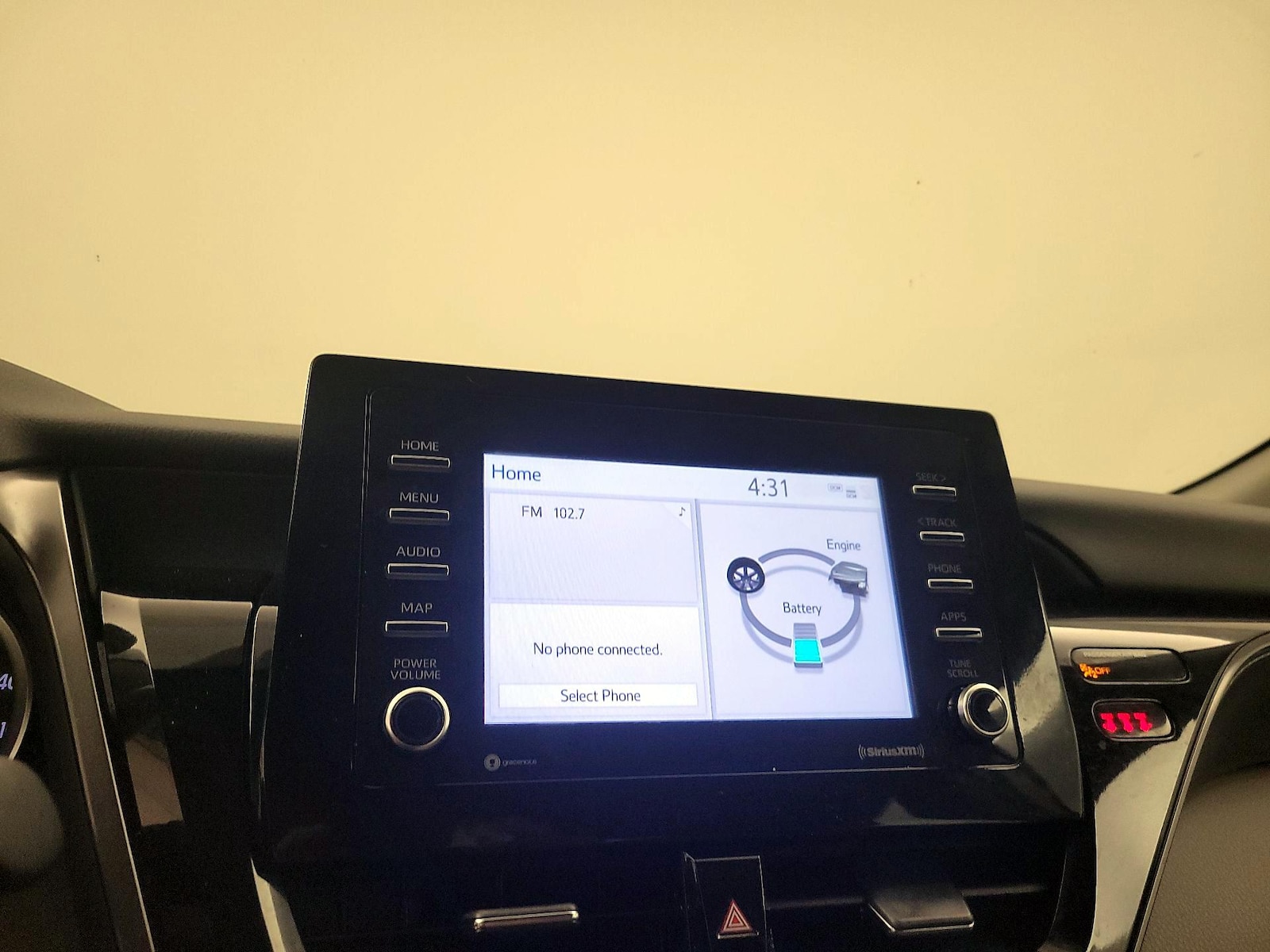 2024 Toyota Camry LE - Photo 16