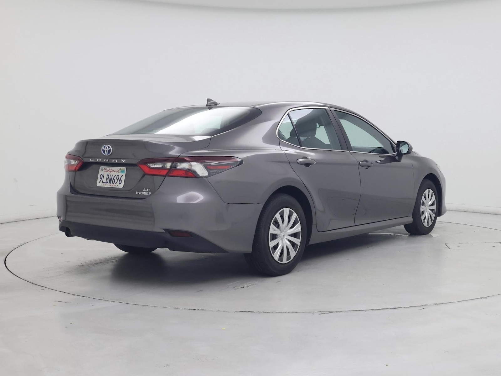 2024 Toyota Camry LE - Photo 9