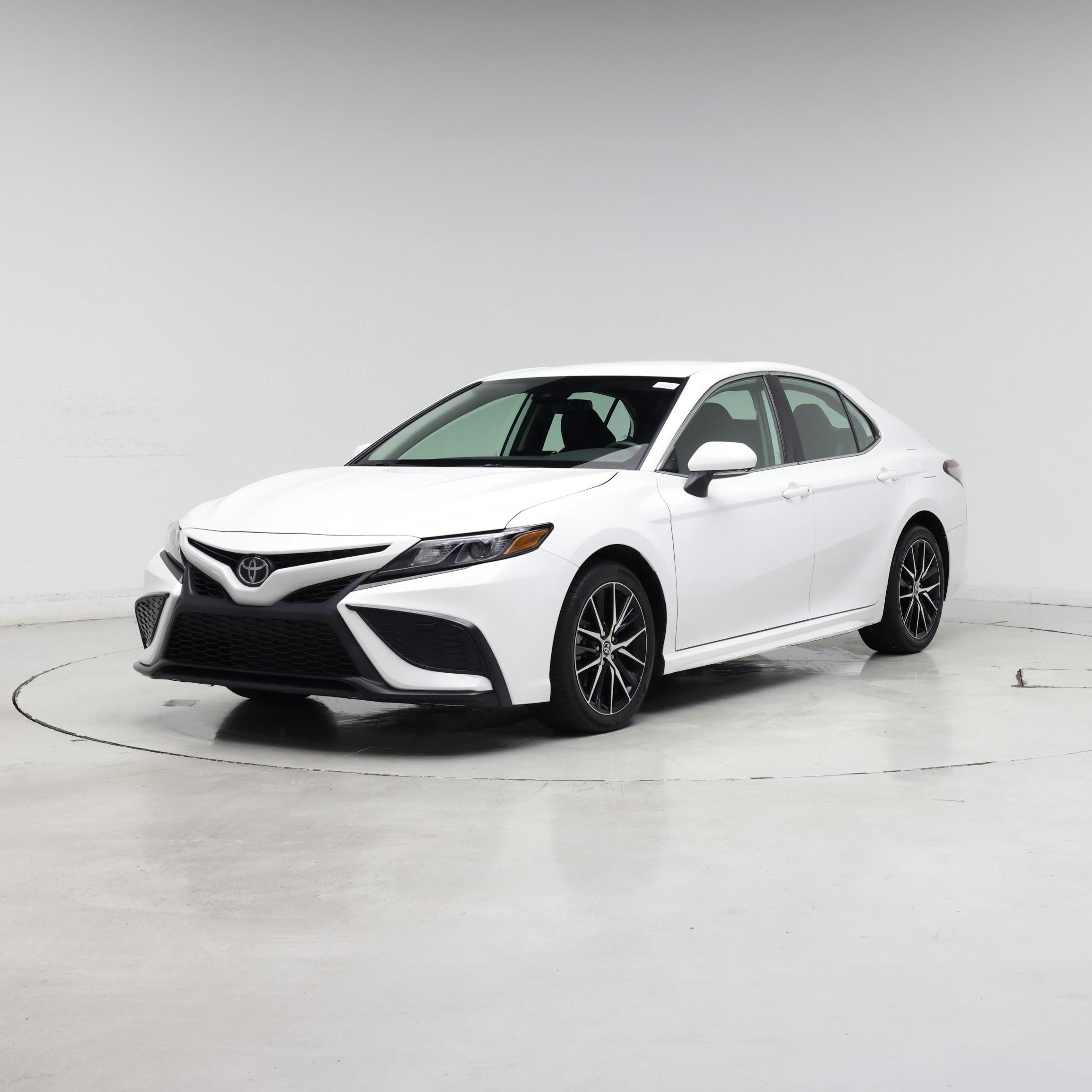 Thumbnail: 2023 Toyota Camry - 4