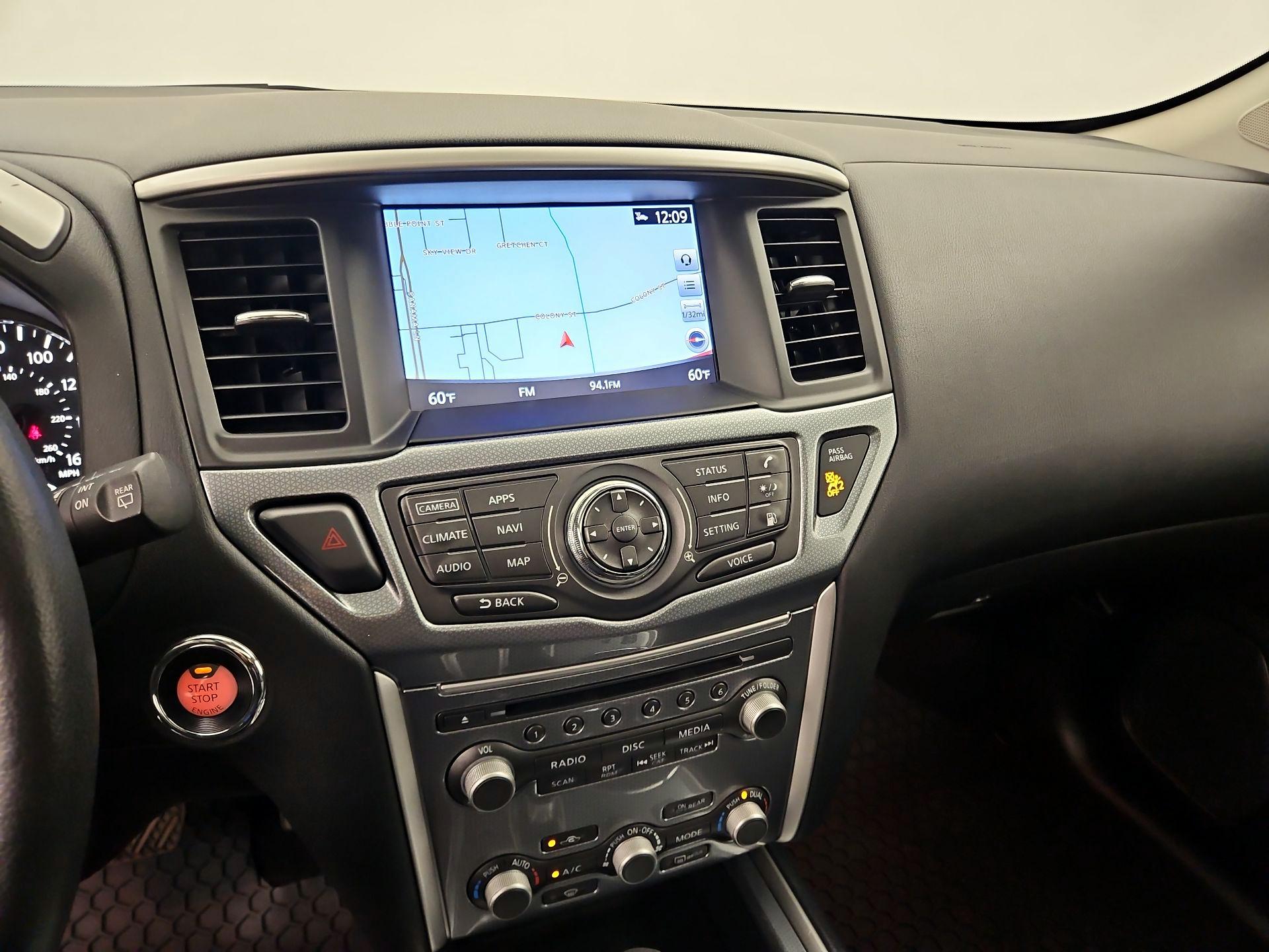 Thumbnail: 2018 Nissan Pathfinder - 16