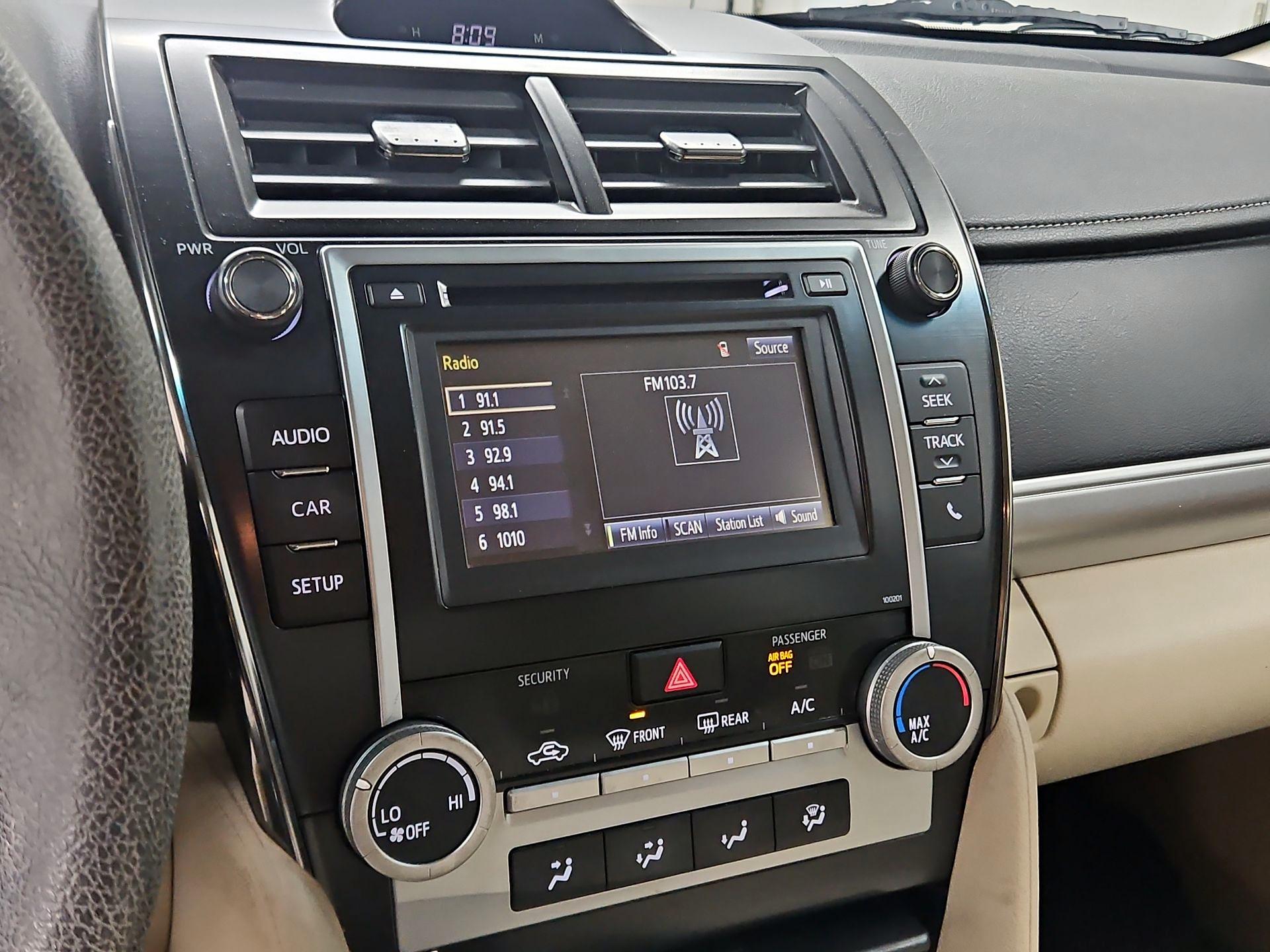 Thumbnail: 2014 Toyota Camry - 15