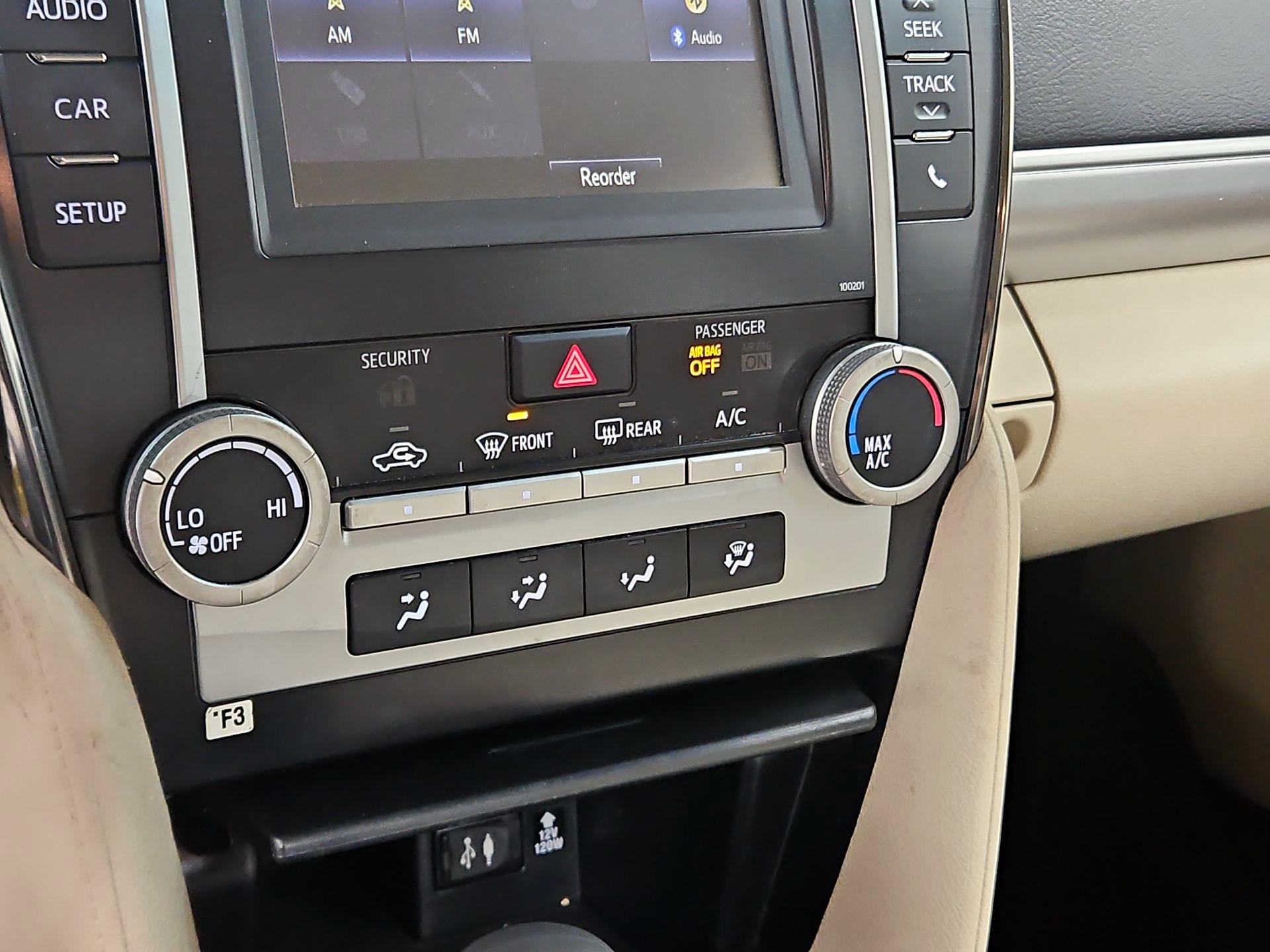 Thumbnail: 2014 Toyota Camry - 16