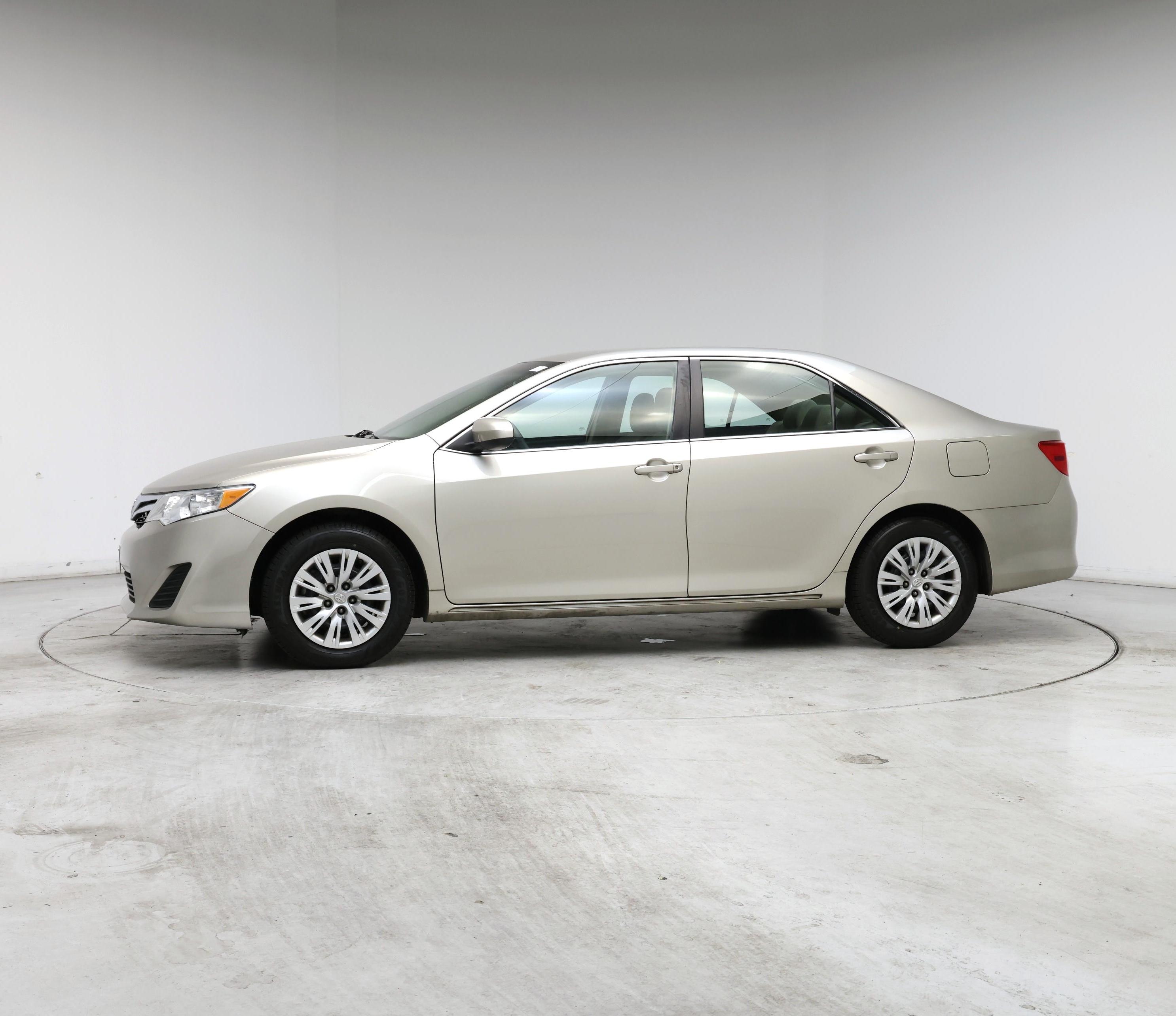 Thumbnail: 2014 Toyota Camry - 3