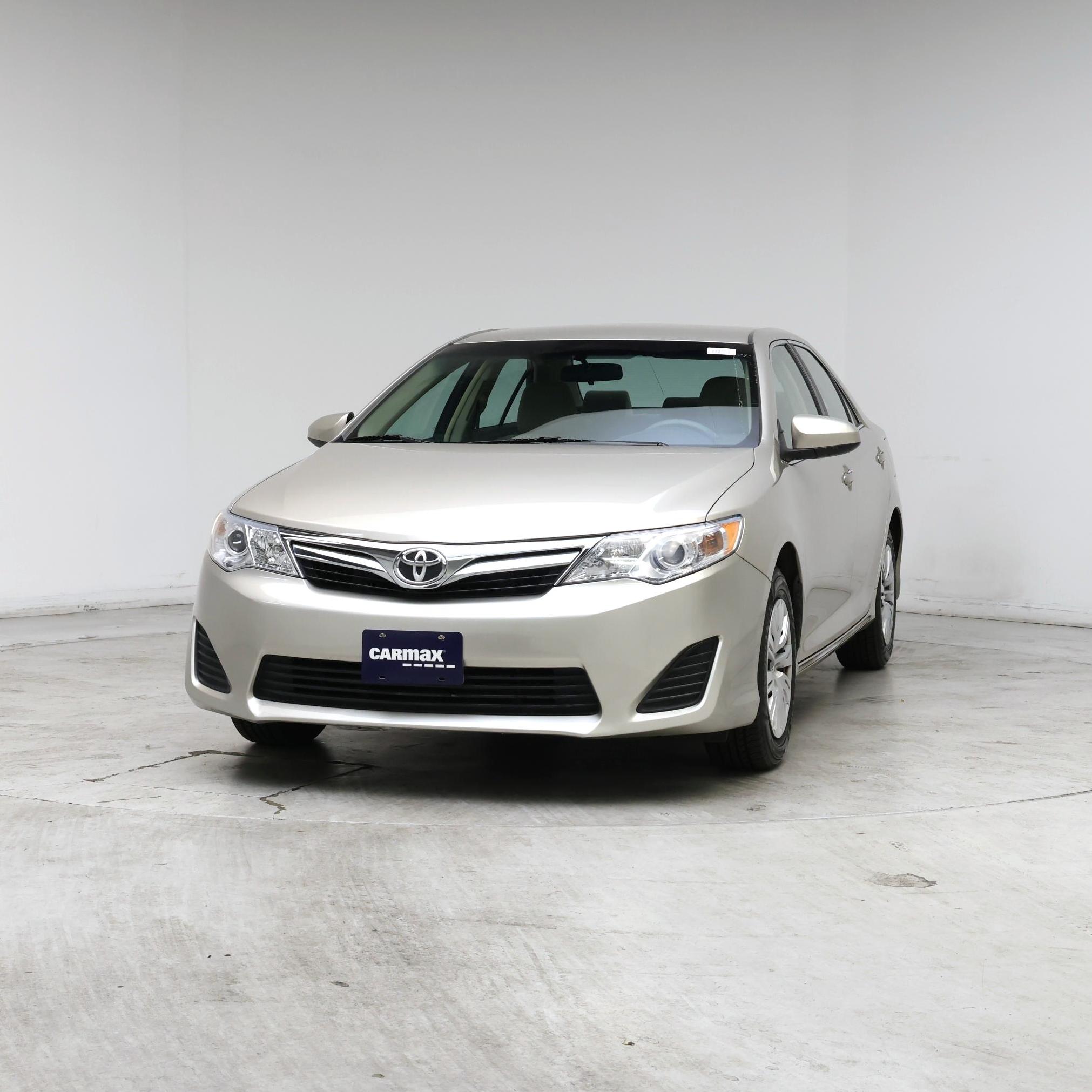 Thumbnail: 2014 Toyota Camry - 4