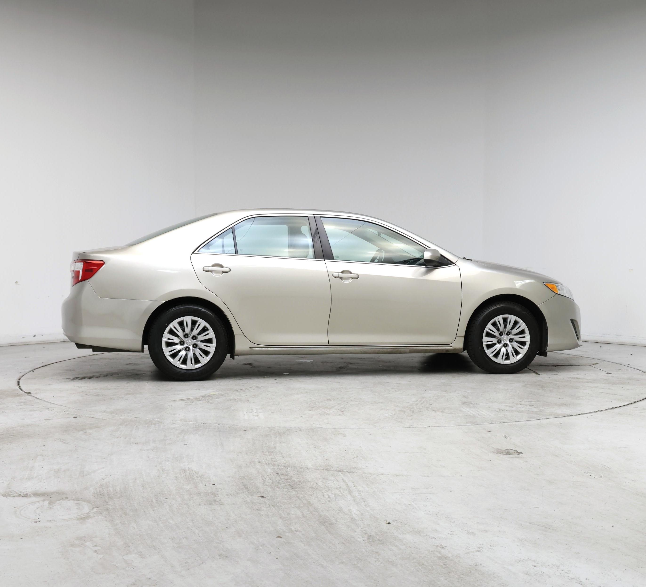Thumbnail: 2014 Toyota Camry - 7