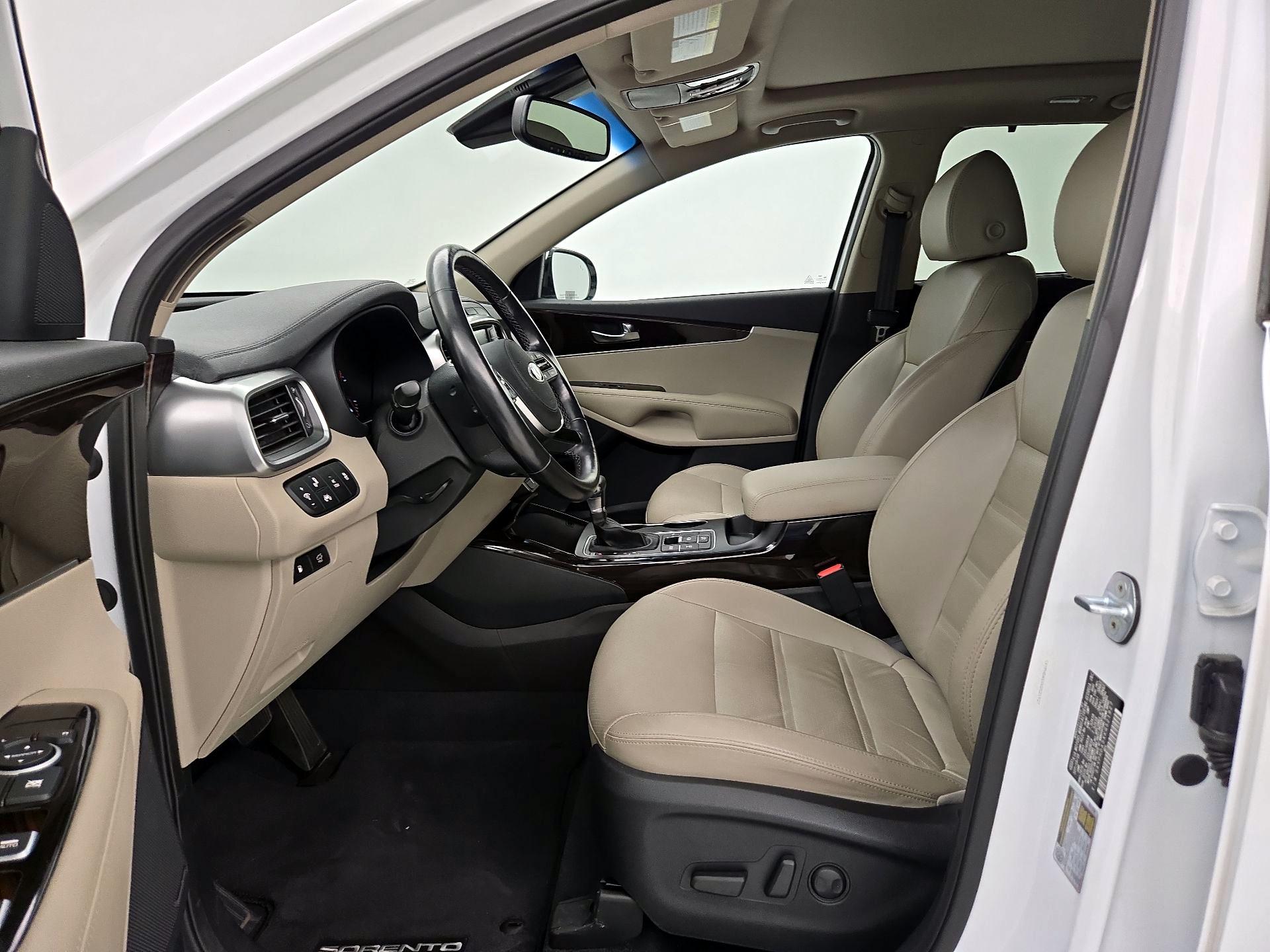 Thumbnail: 2019 Kia Sorento - 11