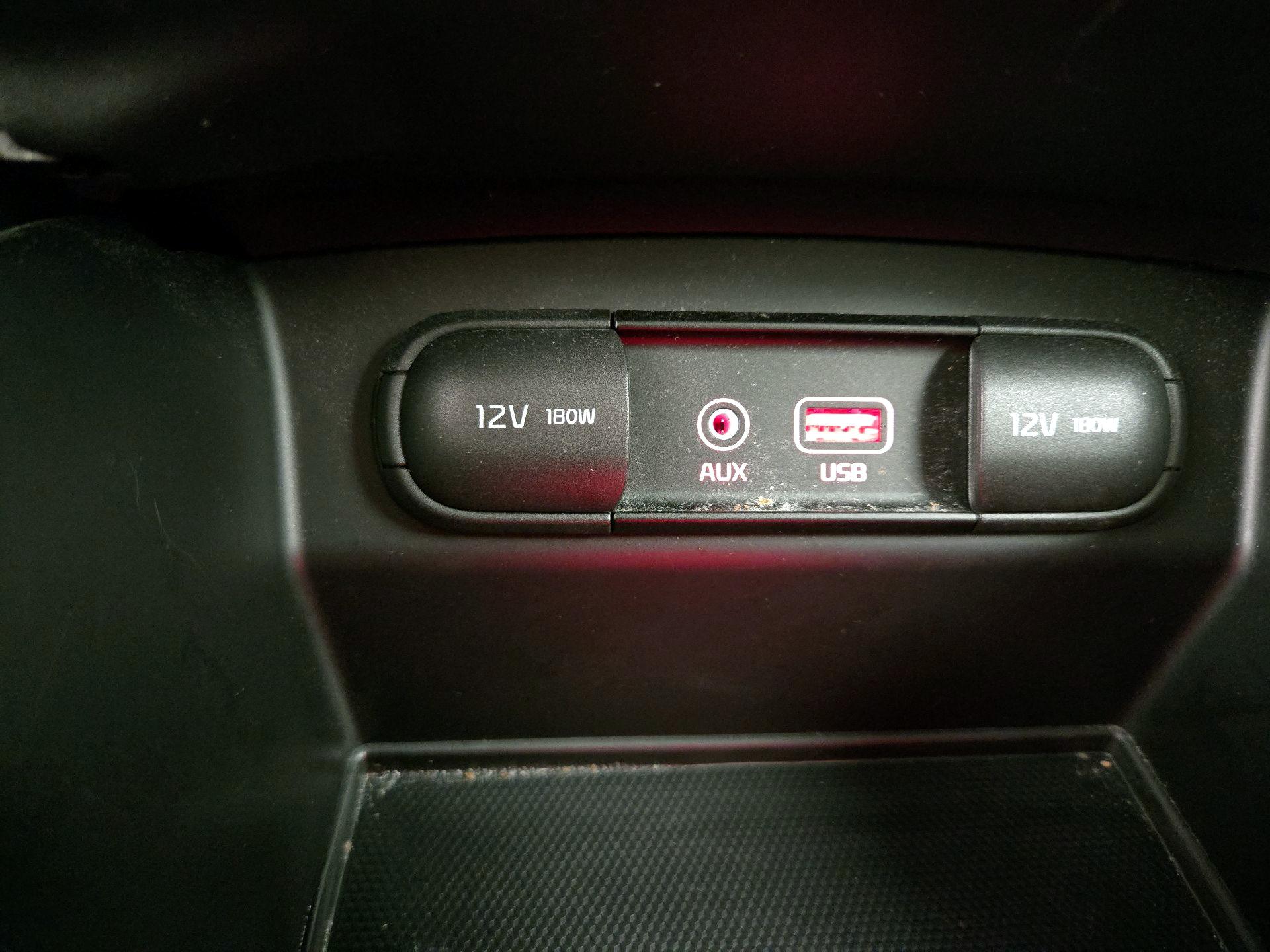 Thumbnail: 2019 Kia Sorento - 19