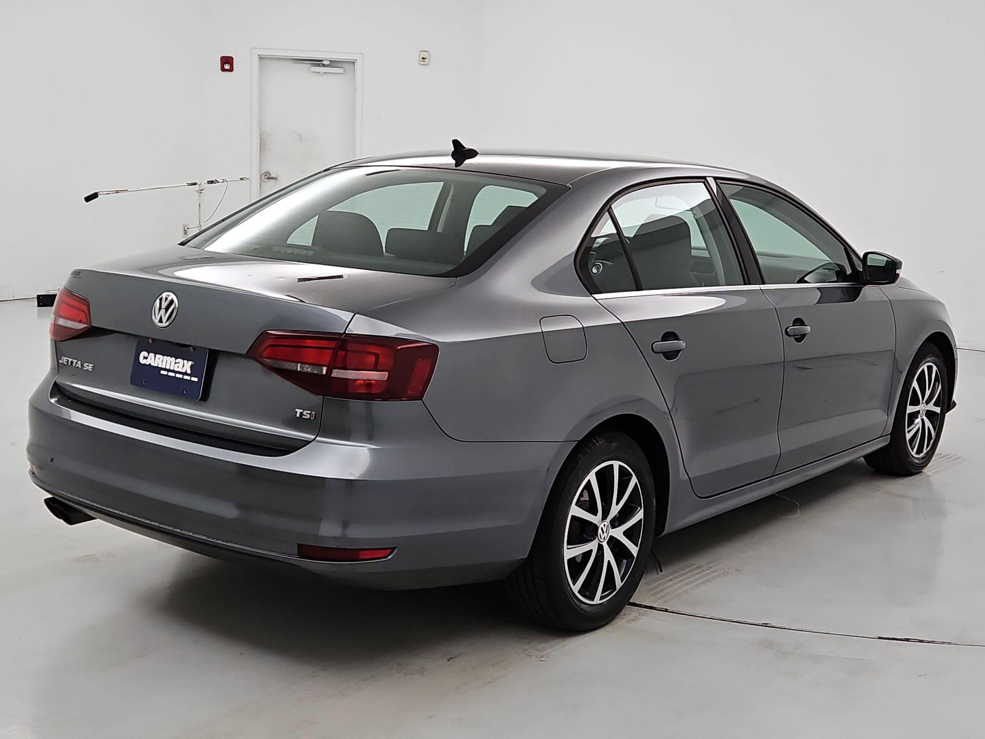 Thumbnail: 2017 Volkswagen Jetta - 5