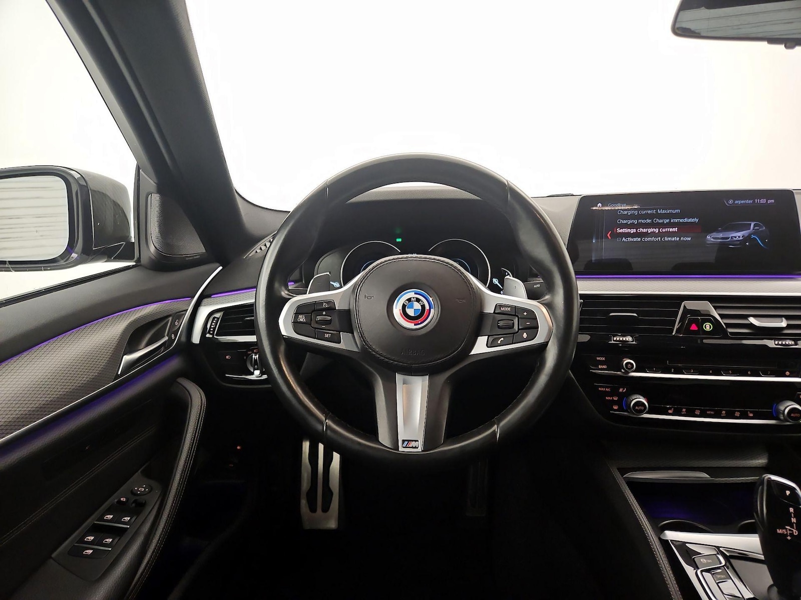 2019 BMW 5 Series 530e - Photo 11