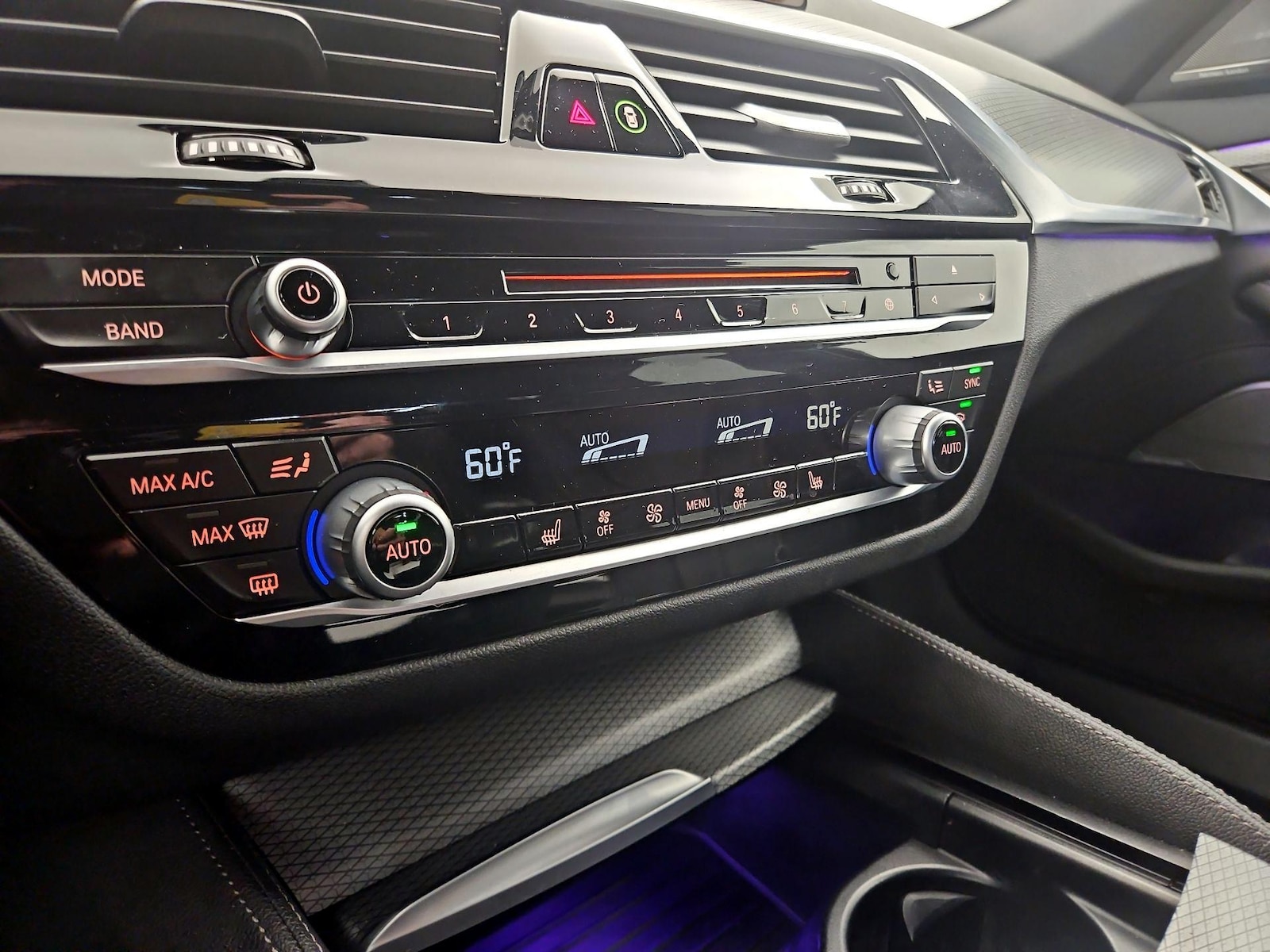2019 BMW 5 Series 530e - Photo 18