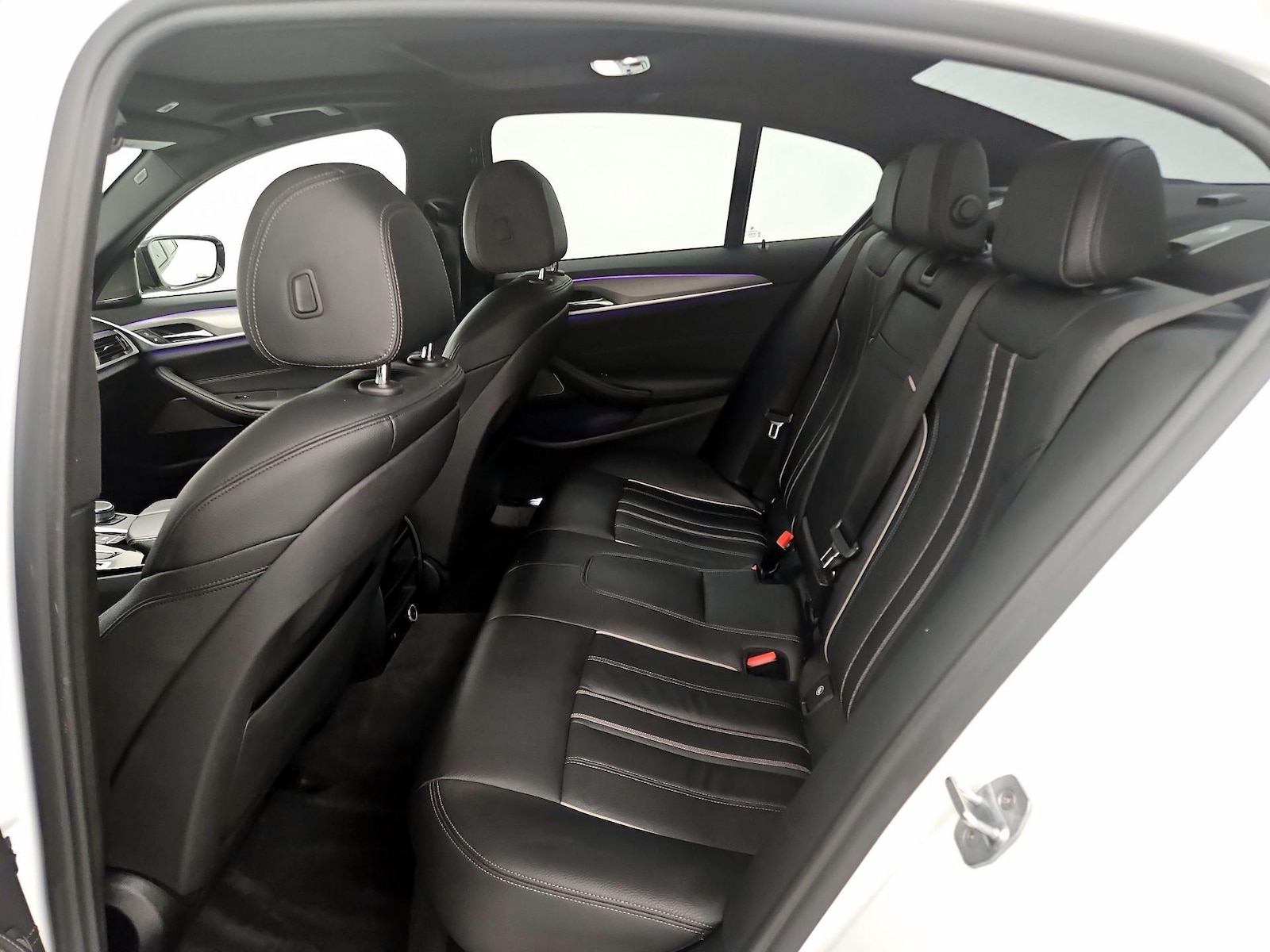 2019 BMW 5 Series 530e - Photo 22